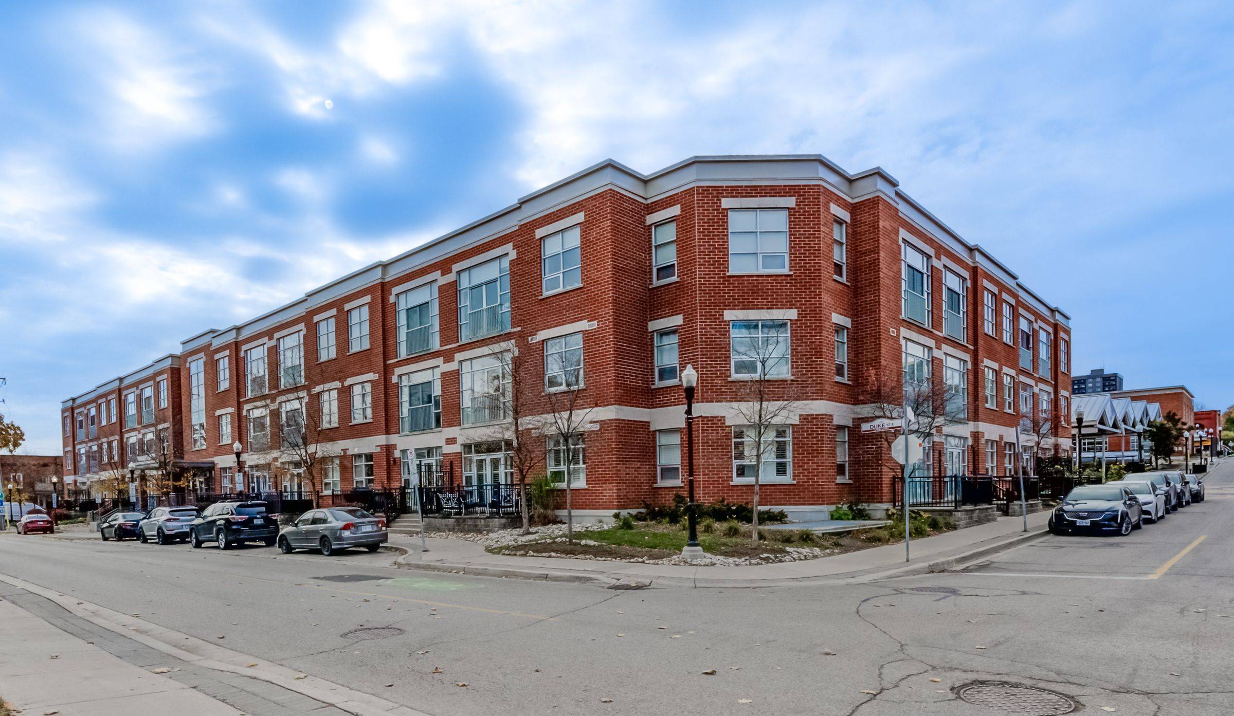 Kitchener, ON N2H 6T8,165 Duke ST E #311