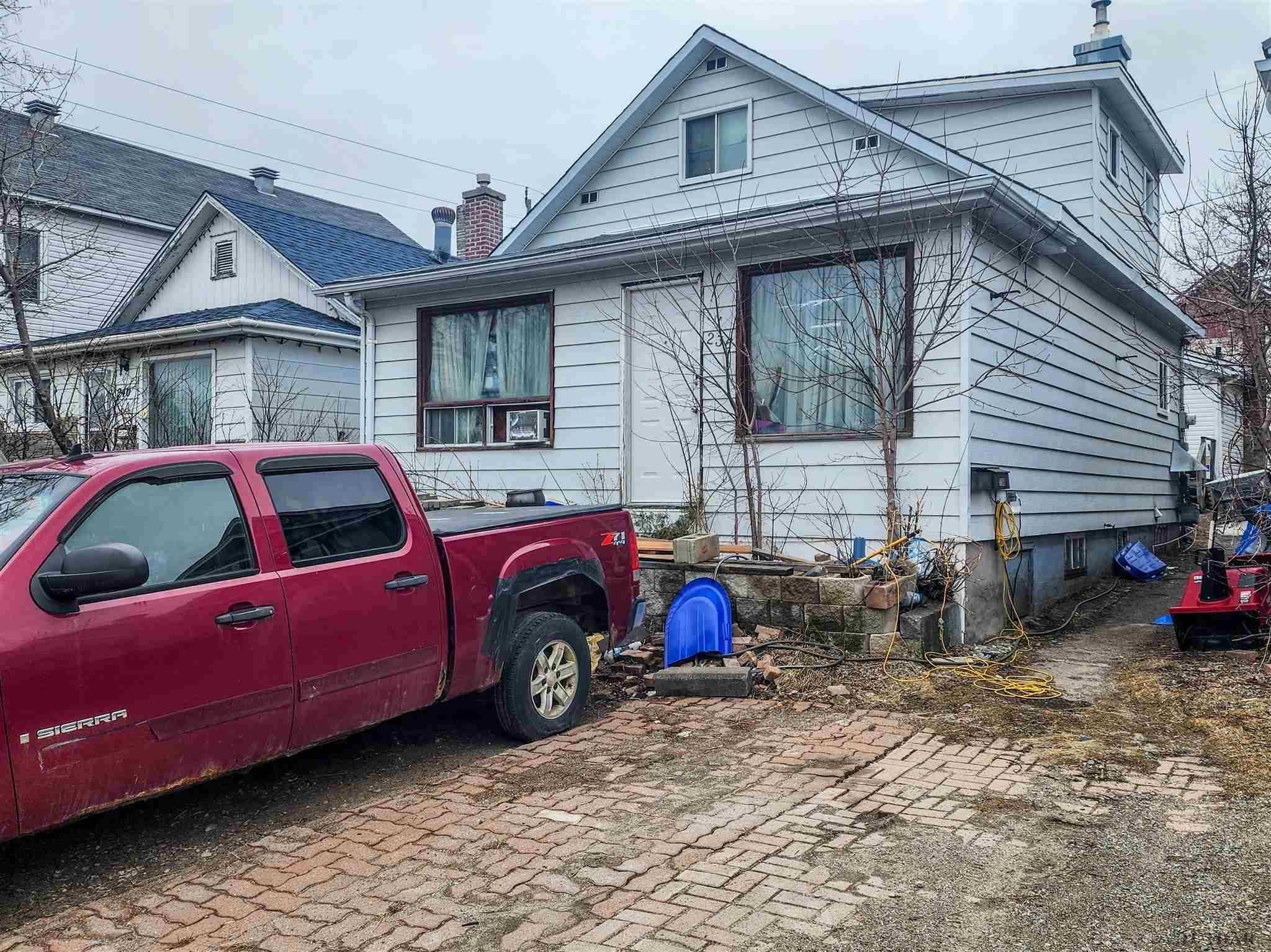 Timmins, ON P4N 6R1,236 Tamarack ST