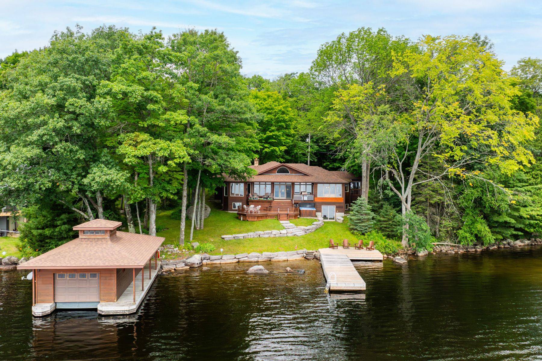 Gravenhurst, ON P1P 1R2,1087 Arundel Lodge RD