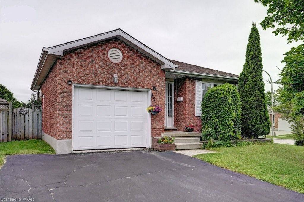 Kitchener, ON N2E 3K5,71 Hedgestone CRES