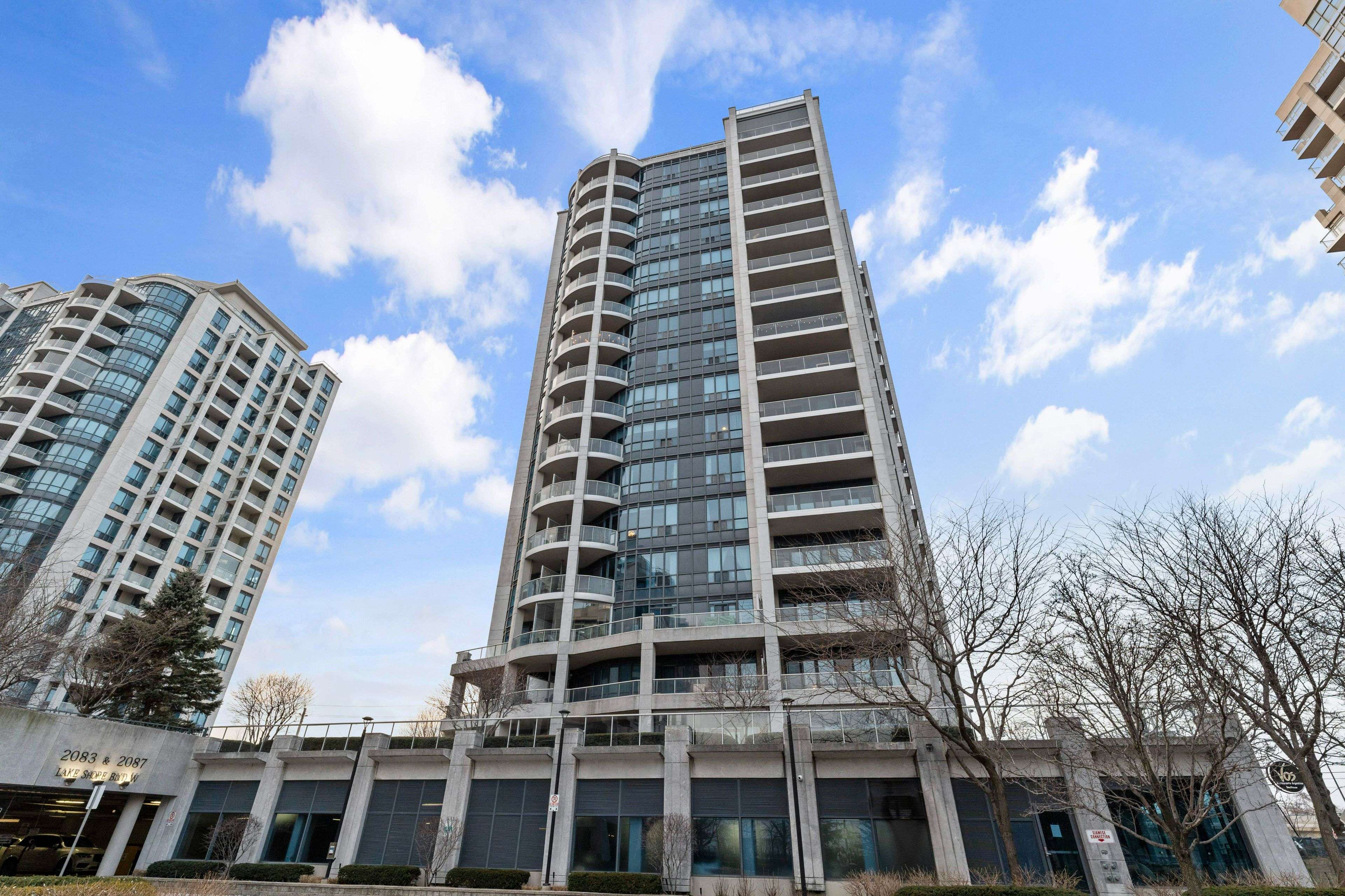 Toronto W06, ON M8V 4G2,2083 Lake Shore BLVD W #414