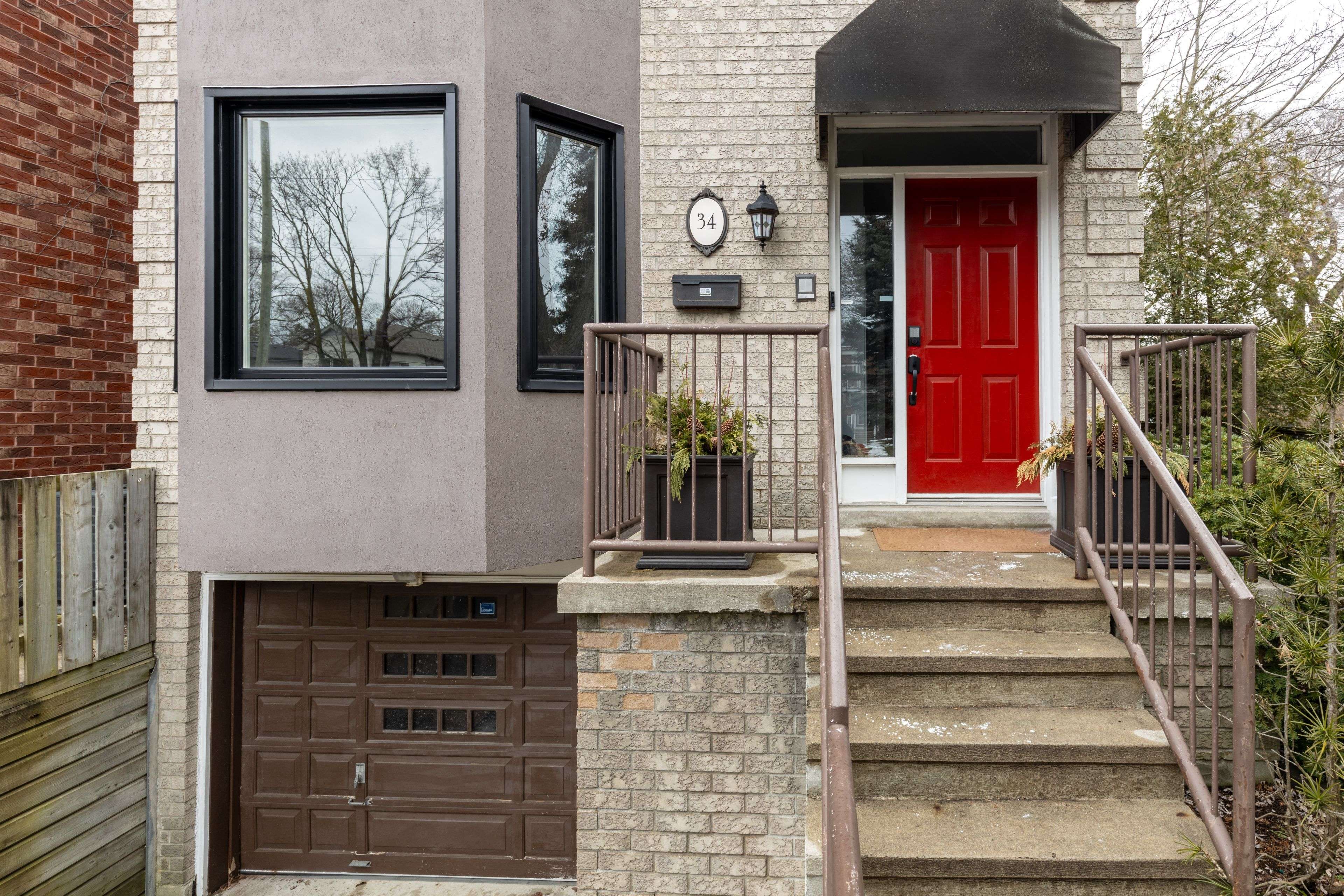 Toronto E06, ON M1N 3B2,34 Valhalla BLVD