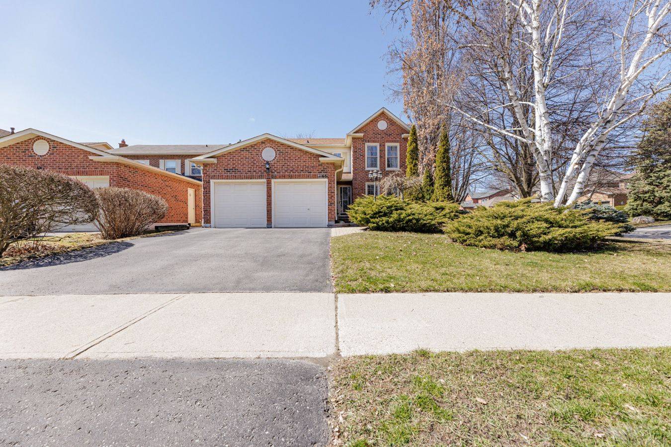 Durham, ON L1X 1A7,1160 Pebblestone CRES