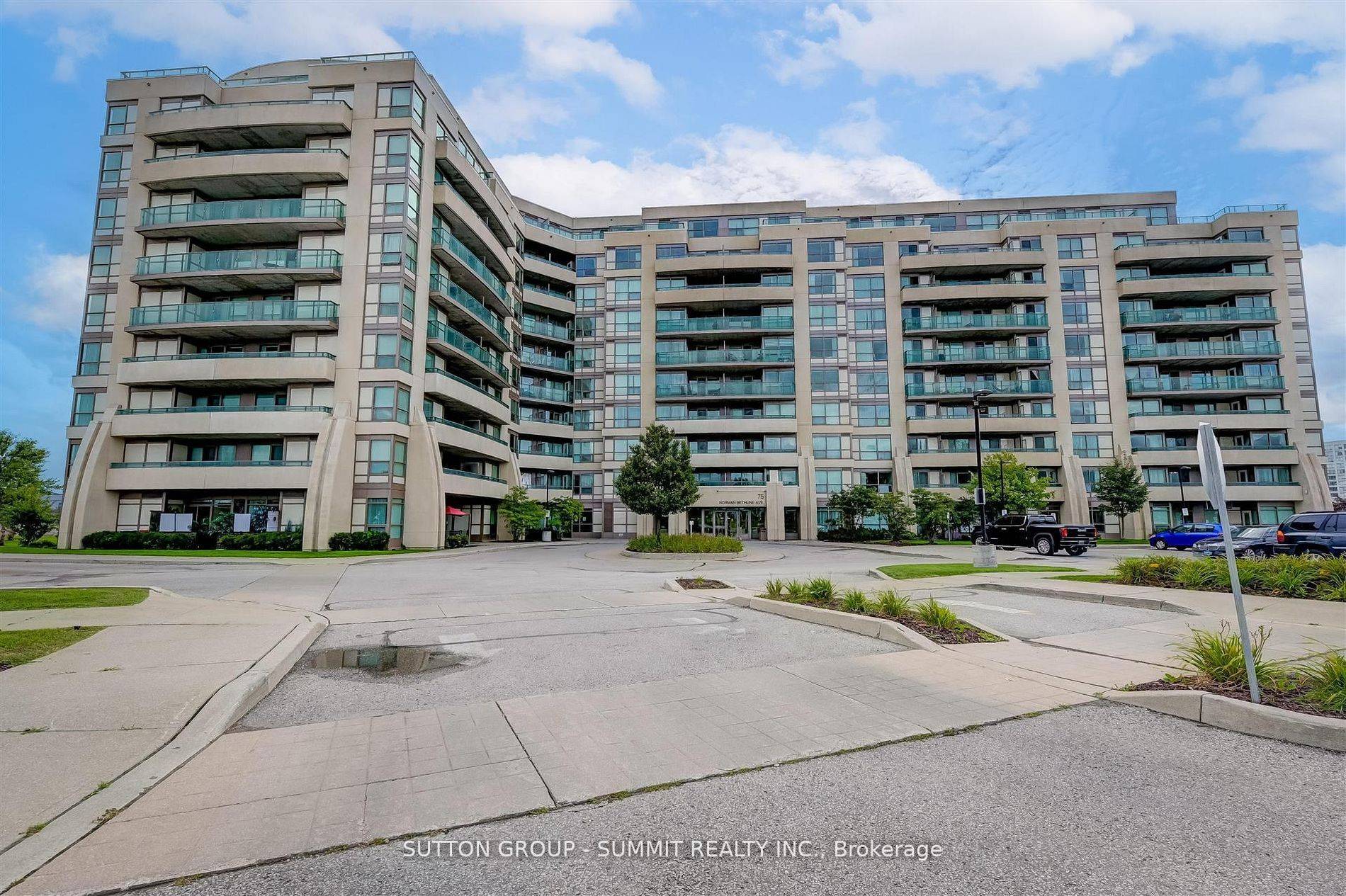 Richmond Hill, ON L4B 0B6,75 Norman Bethune AVE #718