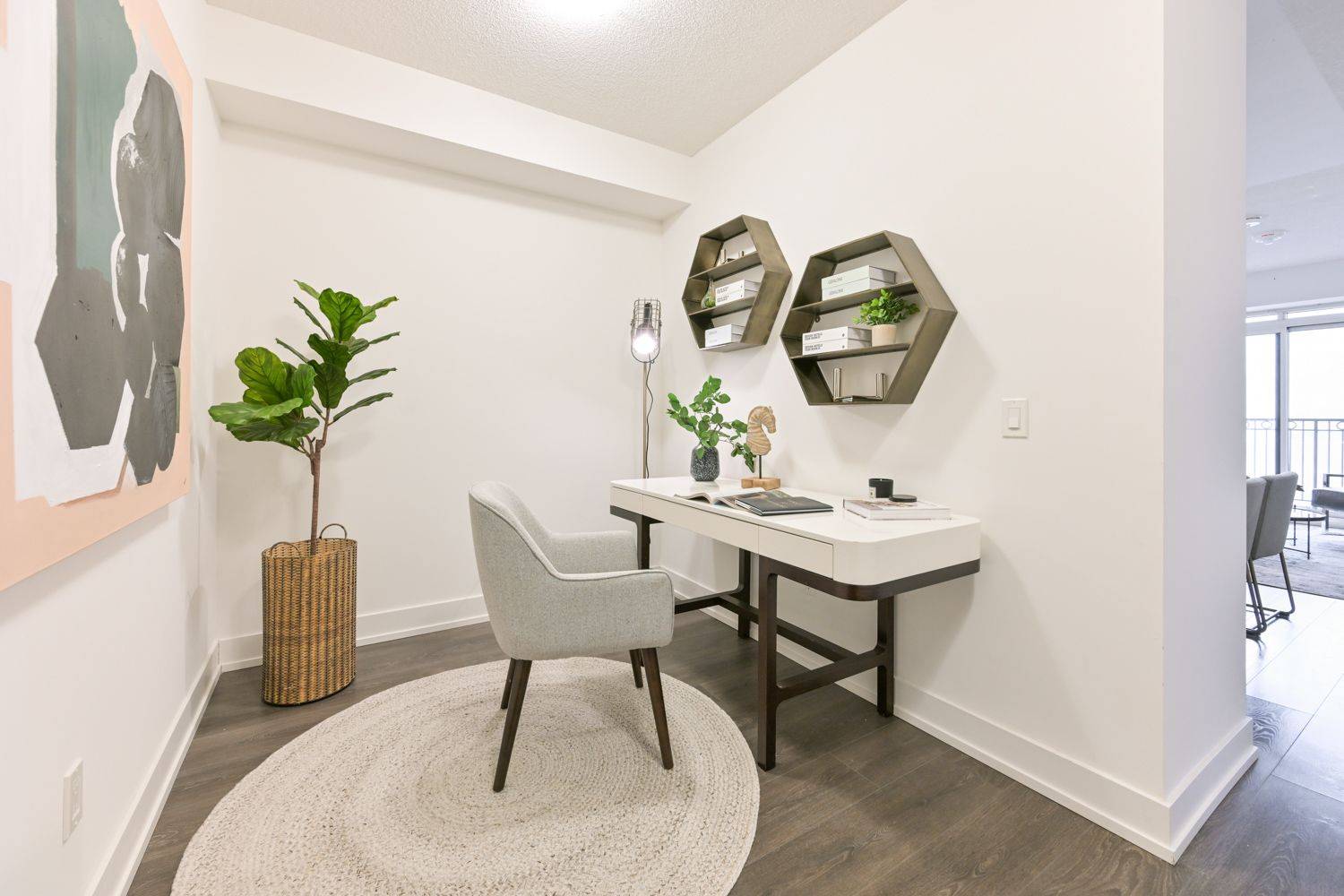 Markham, ON L3R 9S3,268 Buchanan DR #608W