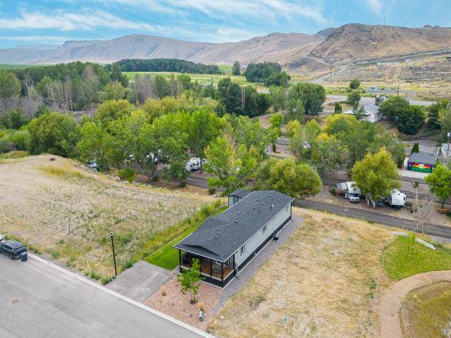 Cache Creek, BC V0K 1H0,2 1620 STAGE RD