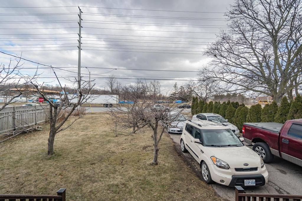 Mississauga, ON L5G 4K9,1362 Cawthra RD