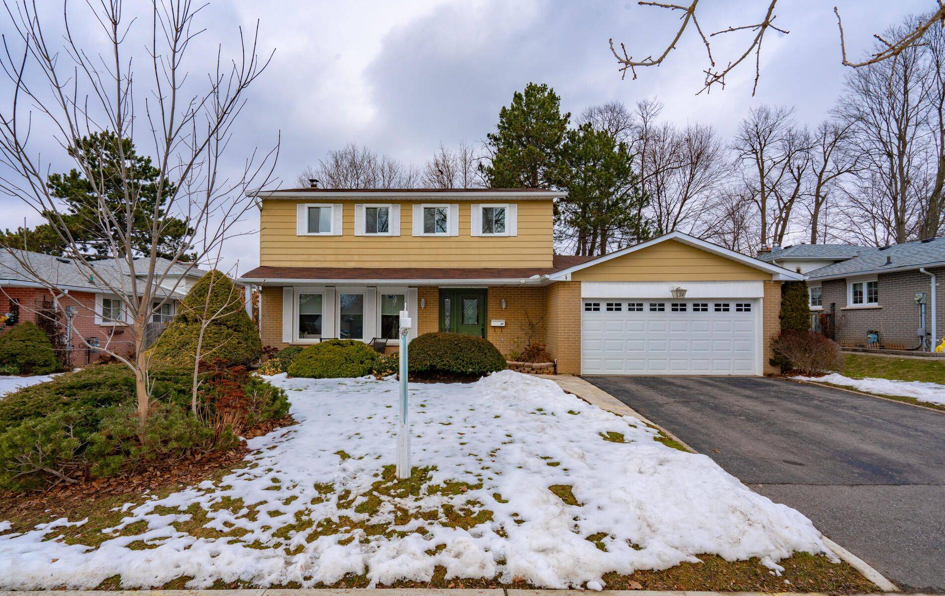 Markham, ON L3P 3E2,24 Senator Reesor's DR