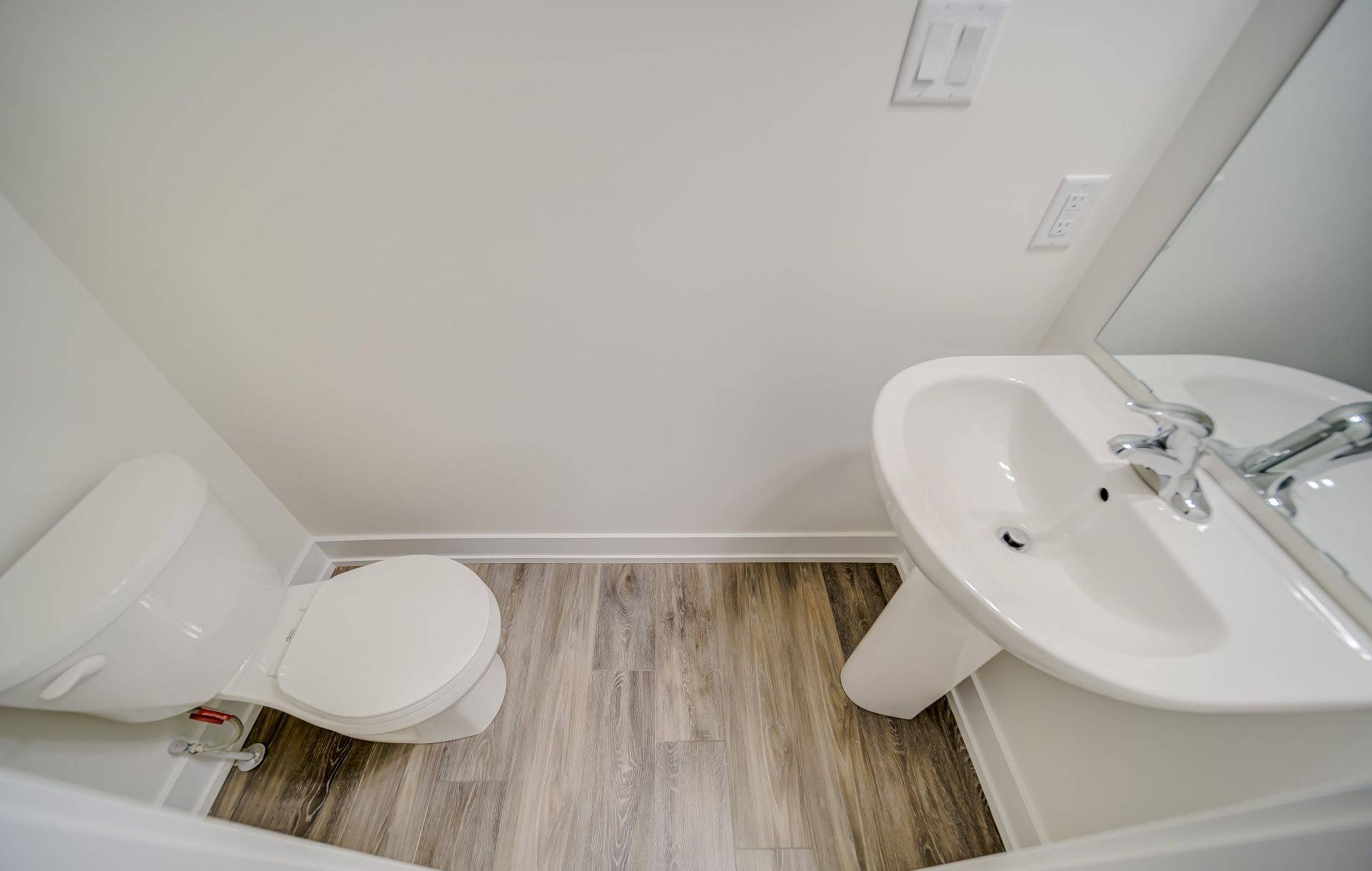 Richmond Hill, ON L4E 1J4,6 Sayers LN #5