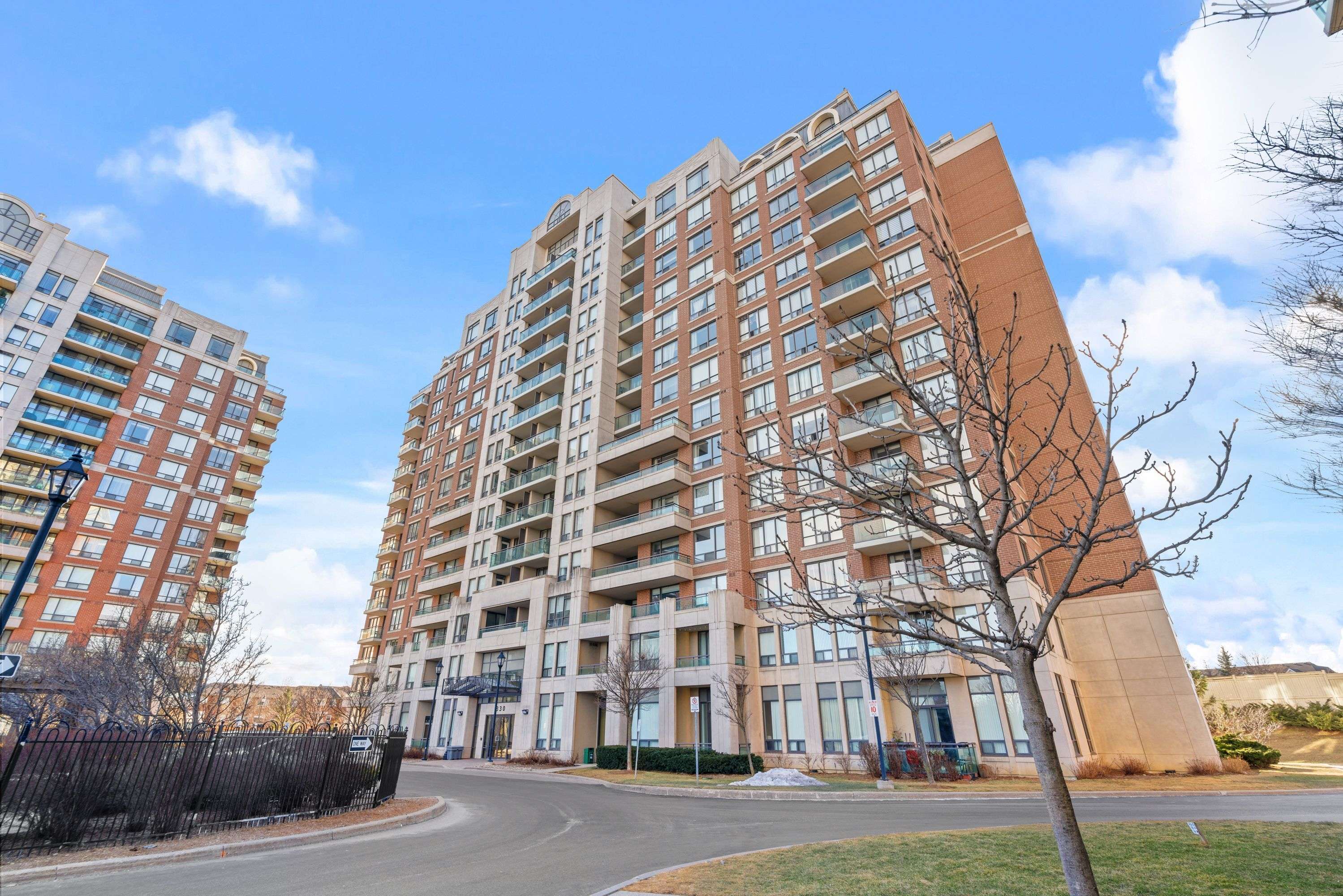 Richmond Hill, ON L4C 0T6,330 Red Maple RD #1108