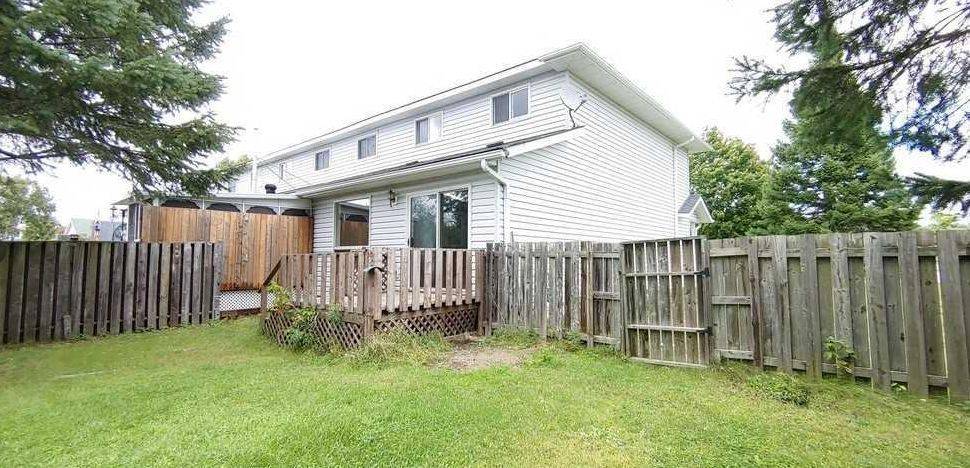 Gravenhurst, ON P1P 1K8,273 Clarence ST