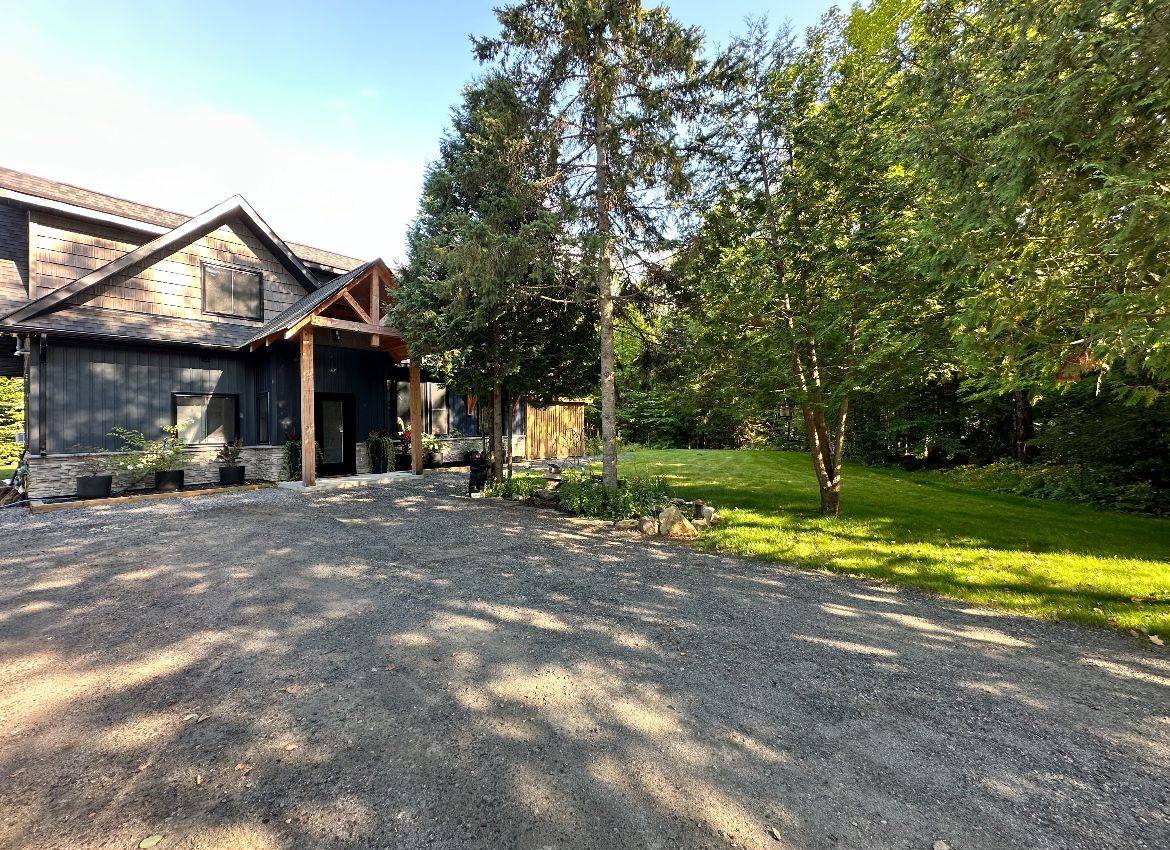 Lake Of Bays, ON P1H 2J6,1024 FIELDALE RD