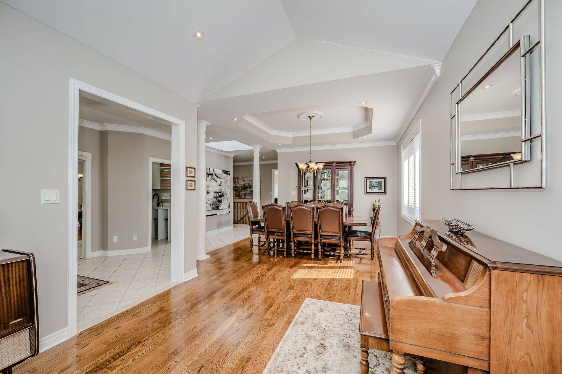 1492 Pinery CRES, Oakville, ON L6H 7J9