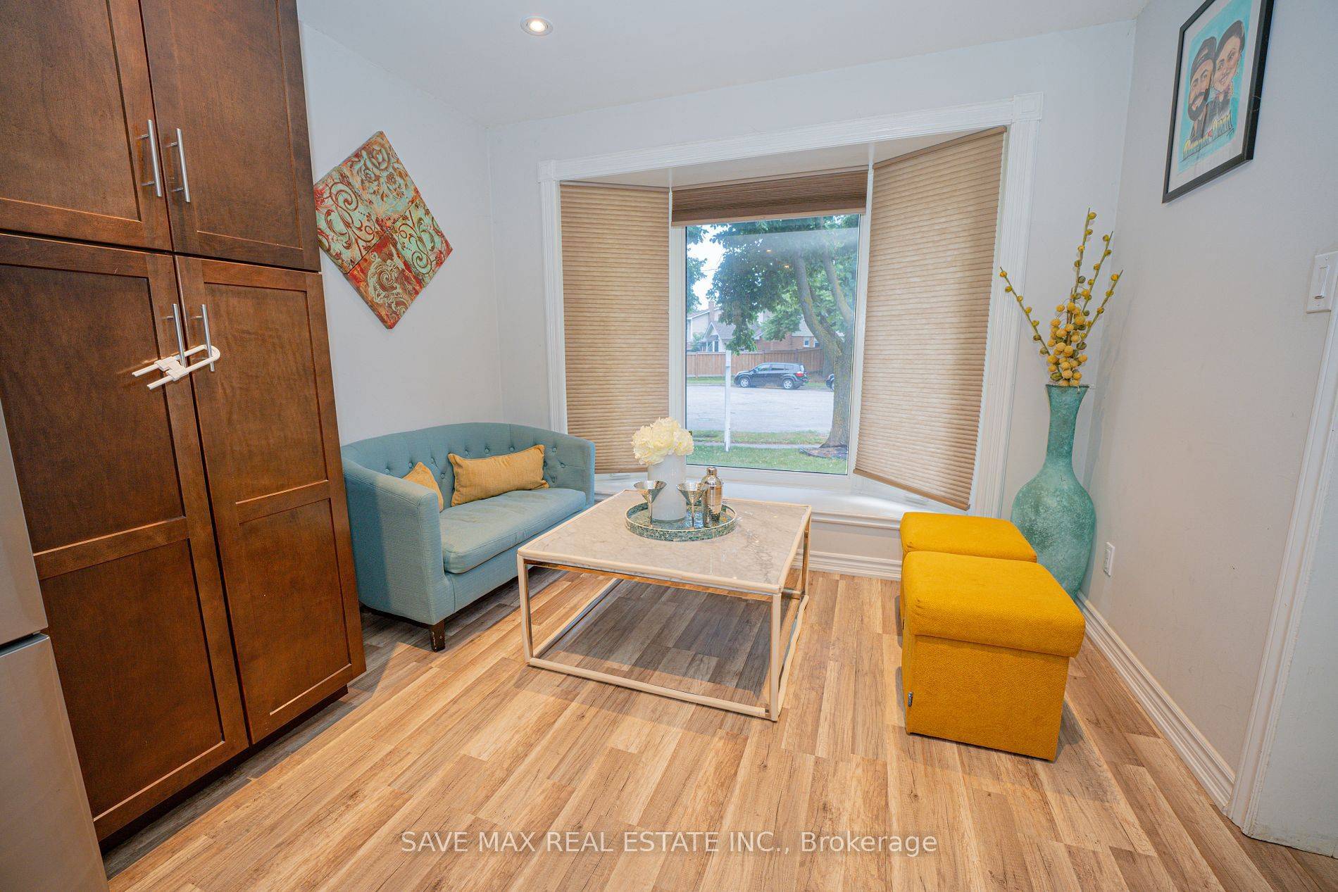 Brampton, ON L6Y 2J8,8 Joanne CT