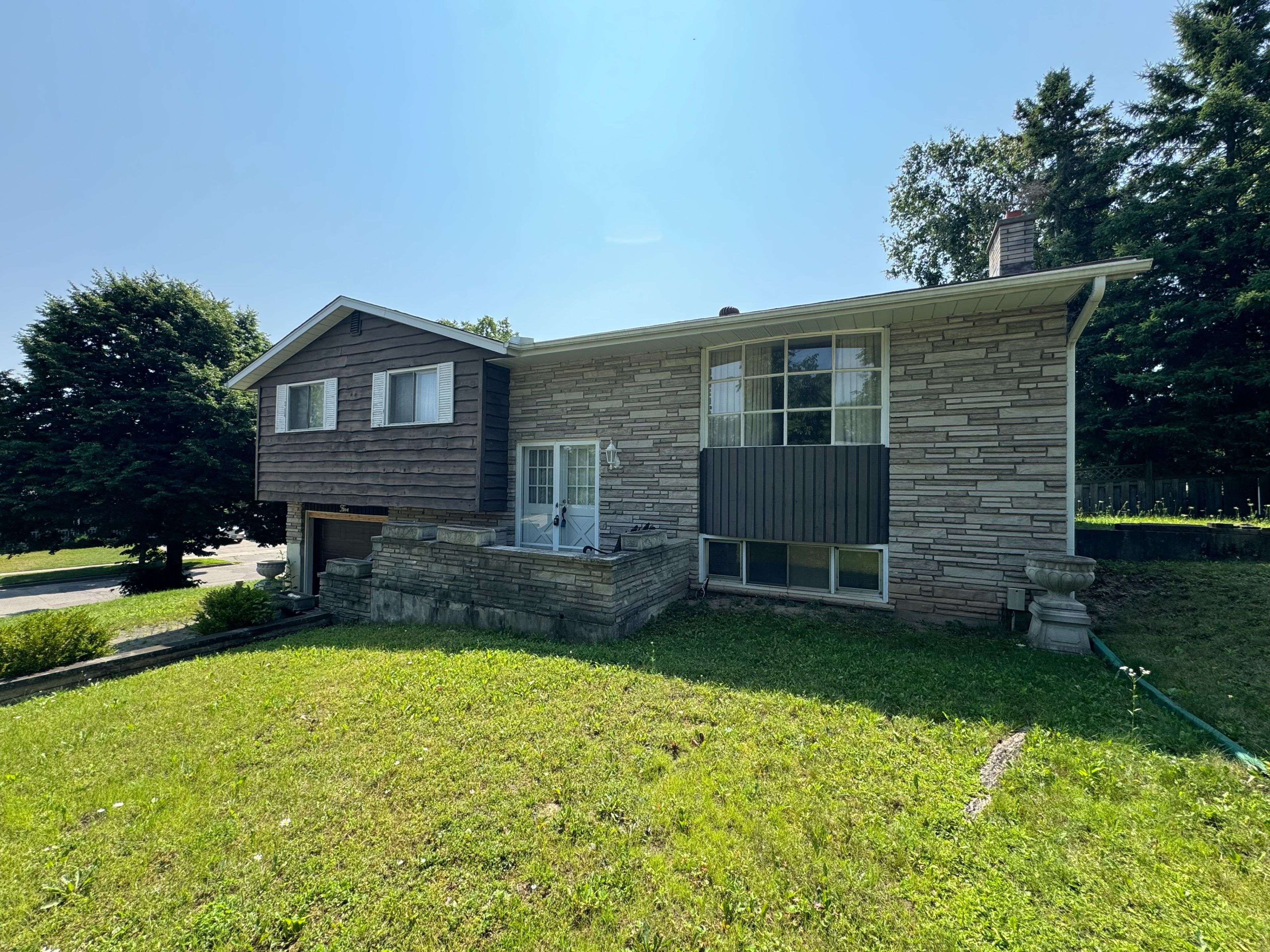 Kitchener, ON N2M 1S8,5 Furness DR