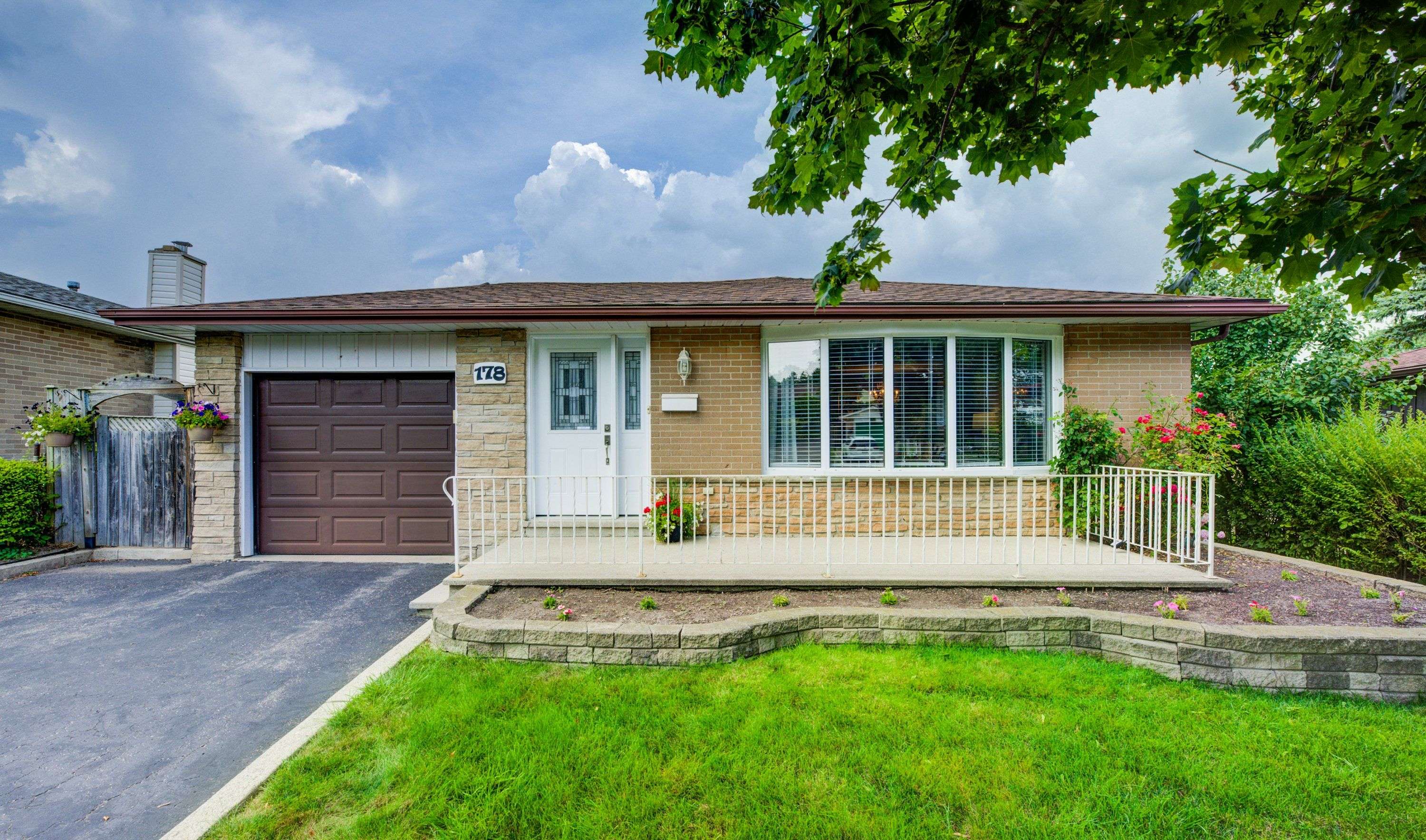 Kitchener, ON N2M 2E5,178 Hazelglen DR