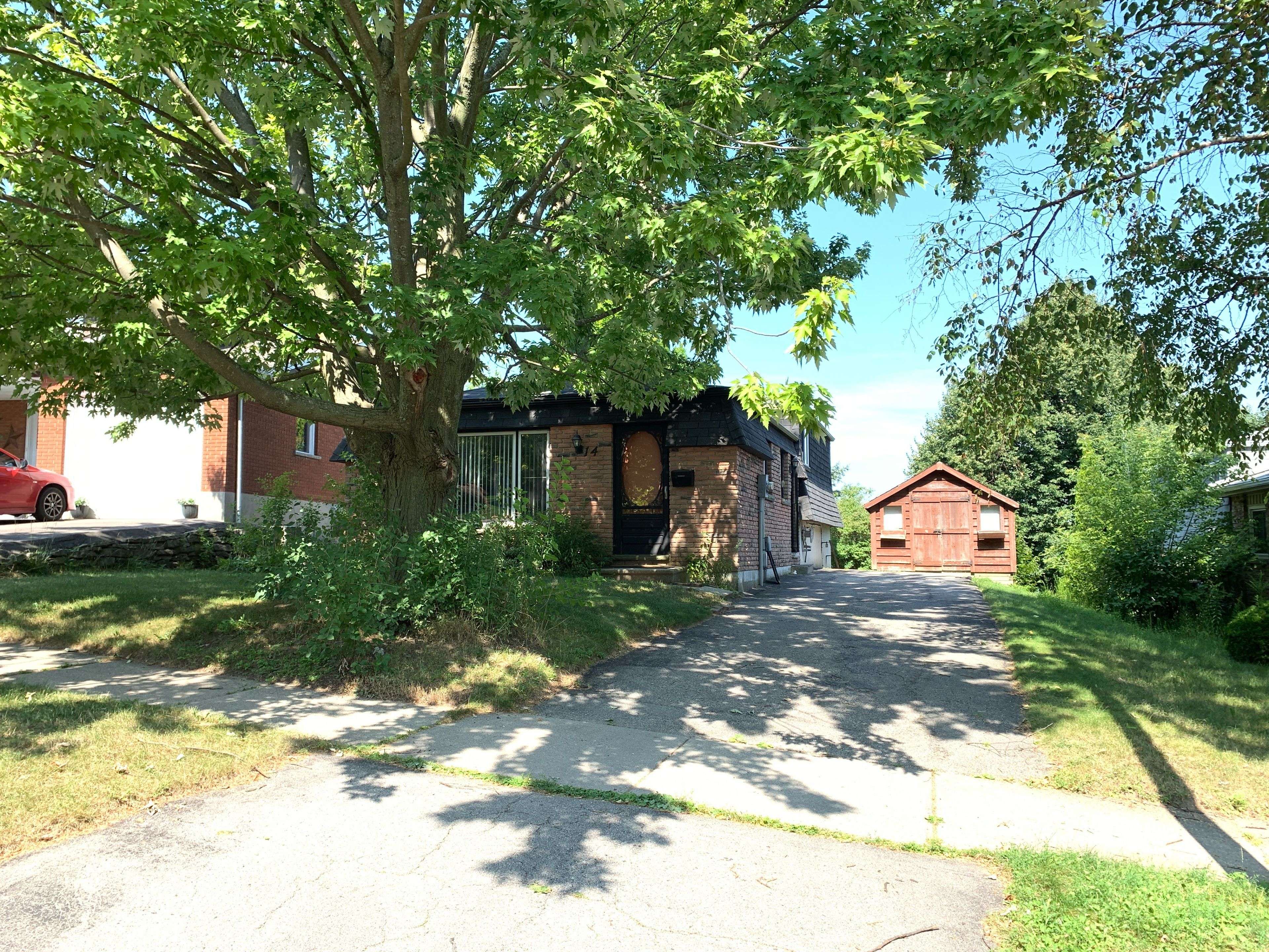 Kitchener, ON N2E 2C7,14 Sandsprings CRES