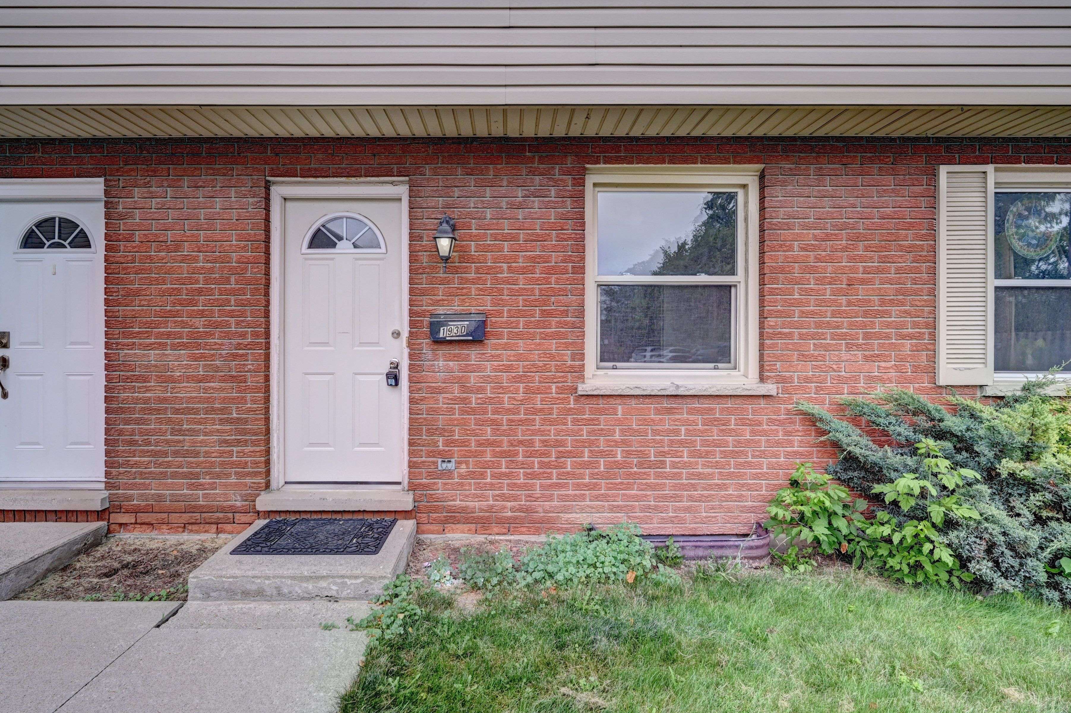 Kitchener, ON N2A 1R4,193 Thaler AVE #D