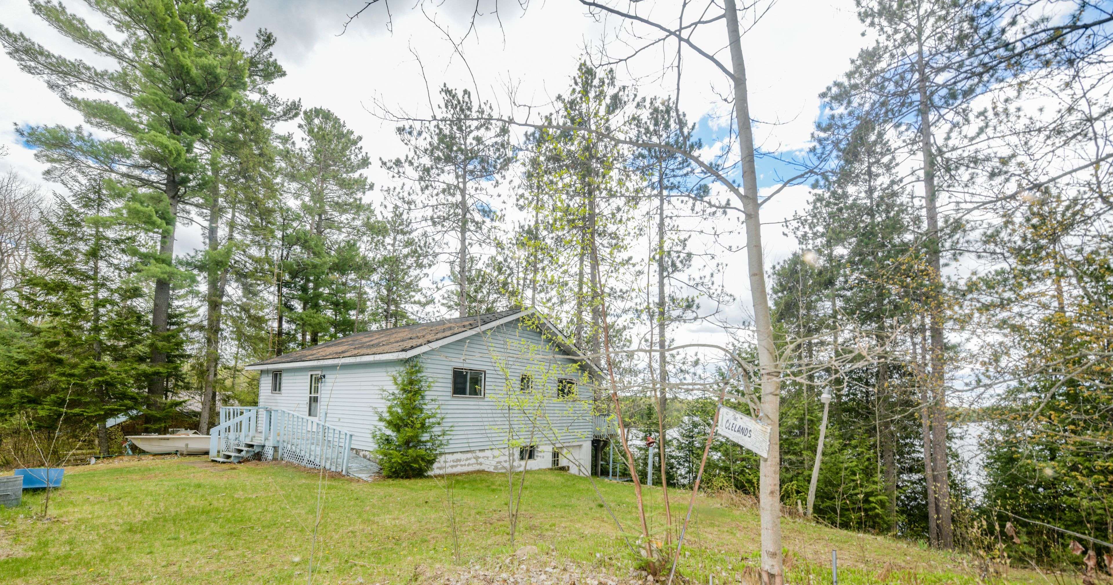 Bancroft, ON K0L 1P0,379 Cleland CT