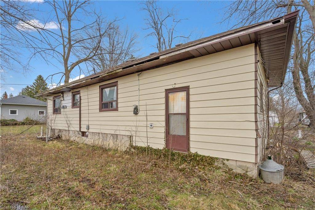 Fort Erie, ON L0S 1B0,207 ELMWOOD AVENUE N/A