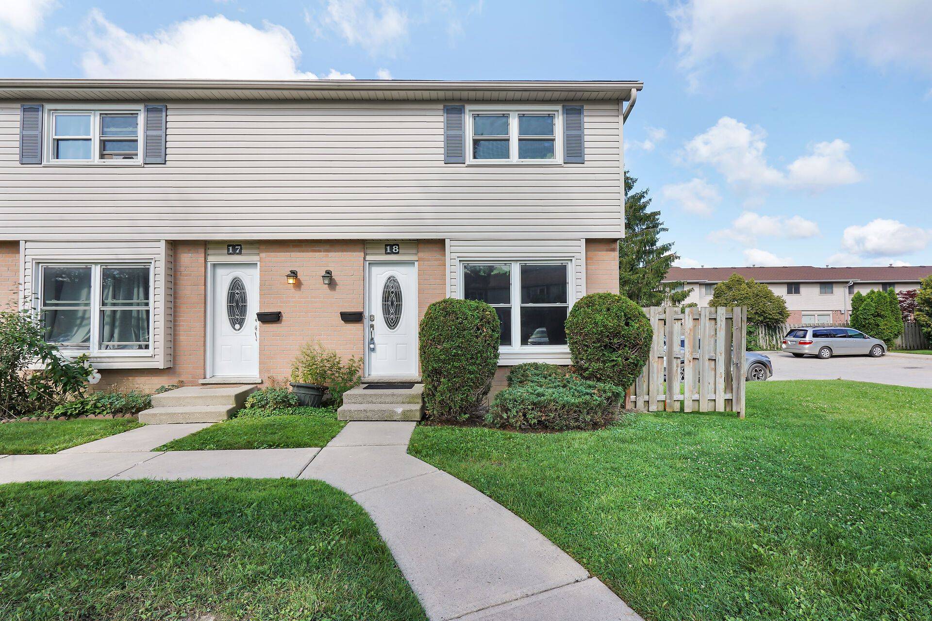 London, ON N6C 5G4,101 Highview AVE E #18