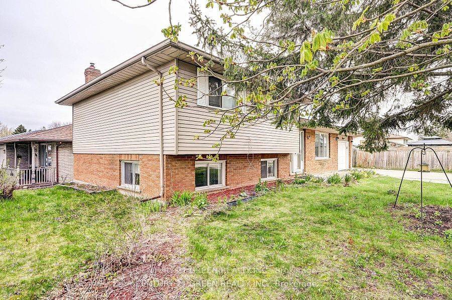 Kitchener, ON N2E 2X8,212 Rittenhouse RD