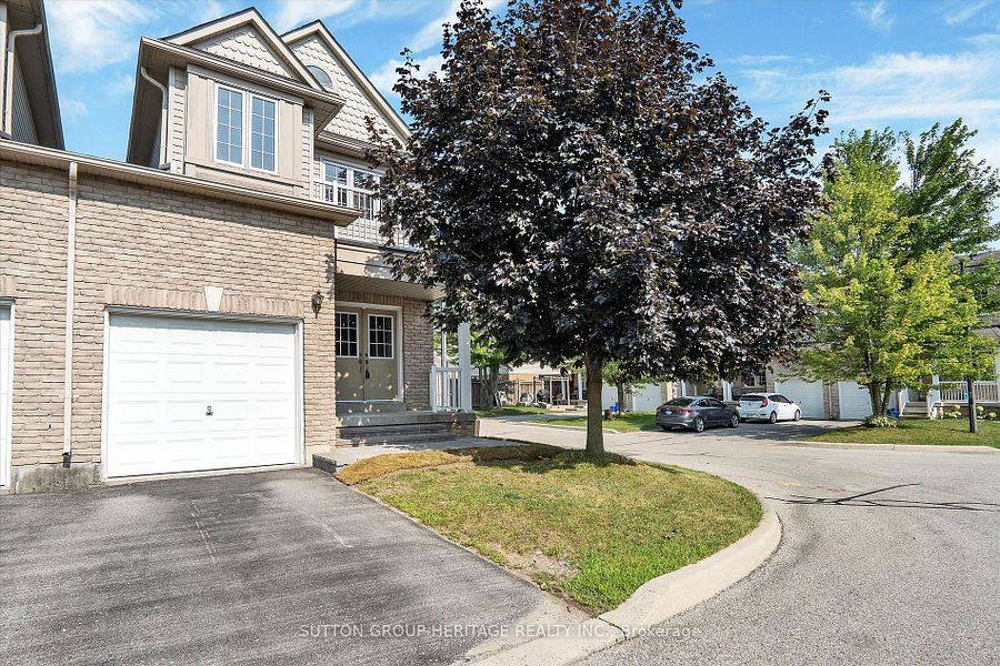 Clarington, ON L1C 0G6,253 Sprucewood CRES #1