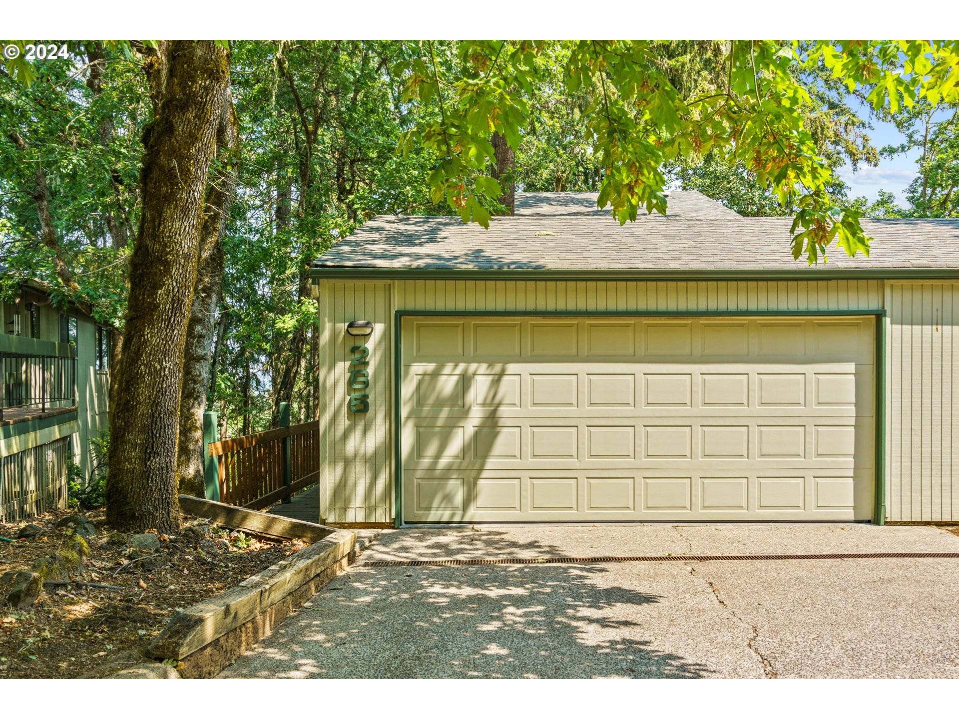 Eugene, OR 97405,265 FOXTAIL DR