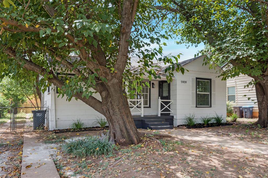 Fort Worth, TX 76107,5909 Locke Avenue