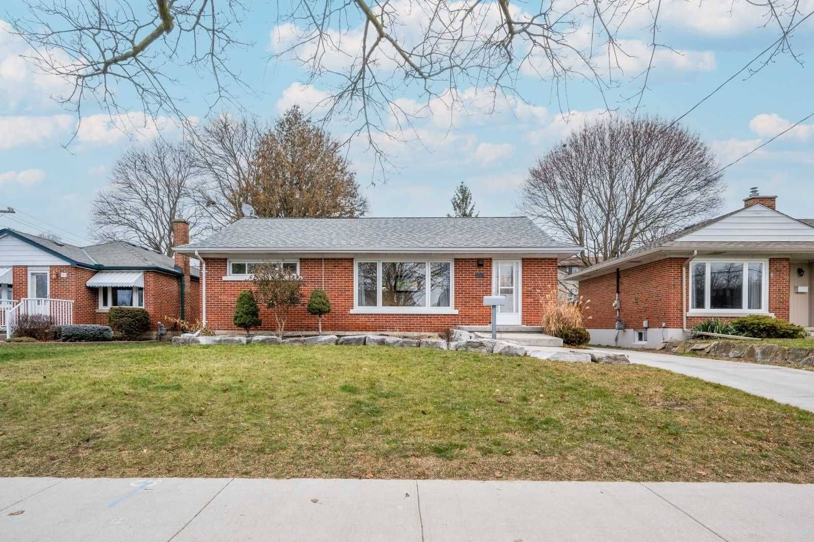 Kitchener, ON N2M 1J5,151 Patricia AVE