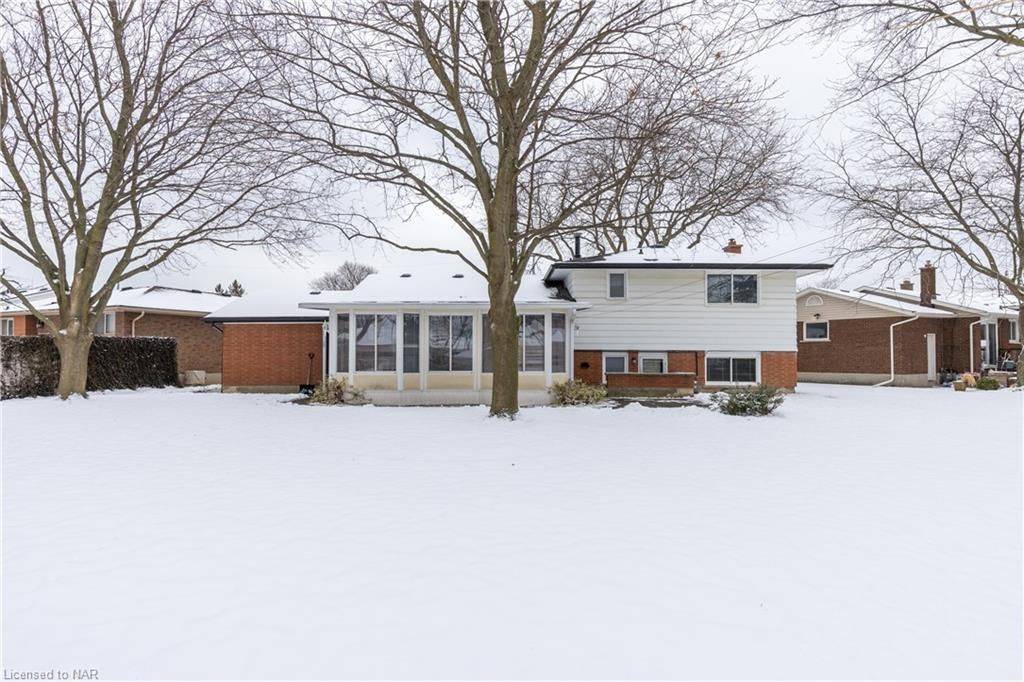 St. Catharines, ON L2S 1A7,7 JILL CT