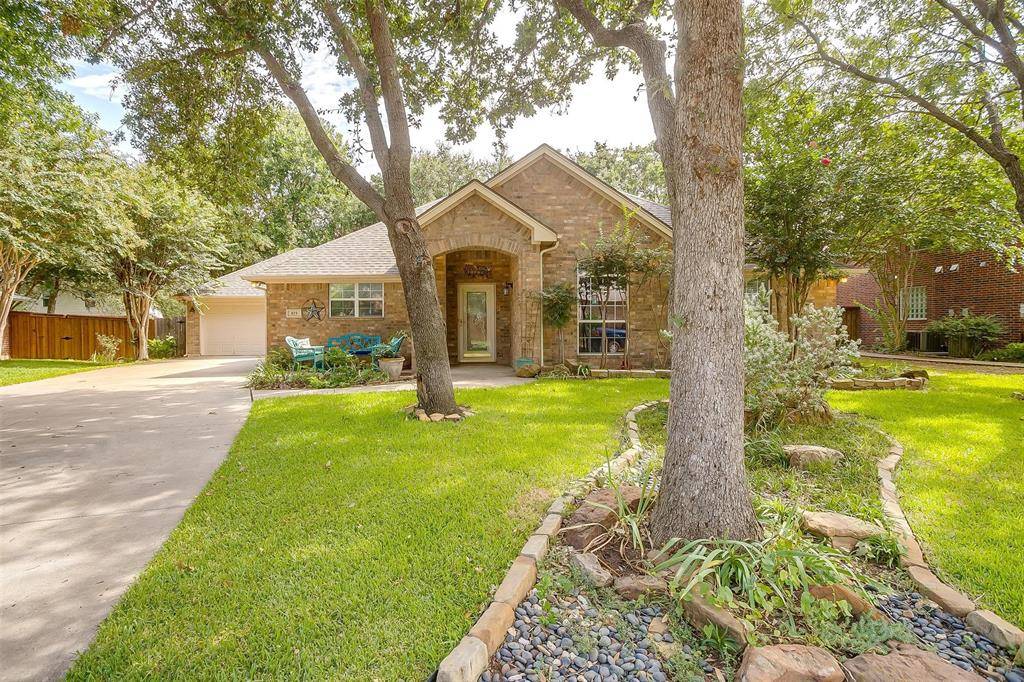 Burleson, TX 76028,829 Royal Oak Lane