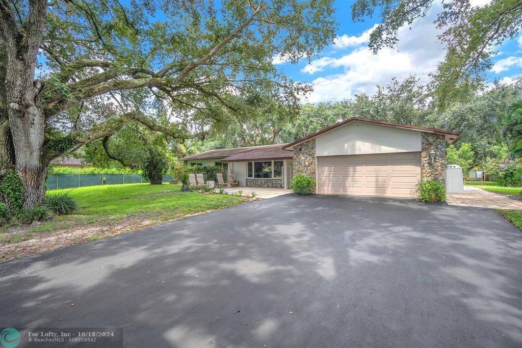 Davie, FL 33328,11001 SW 51st St