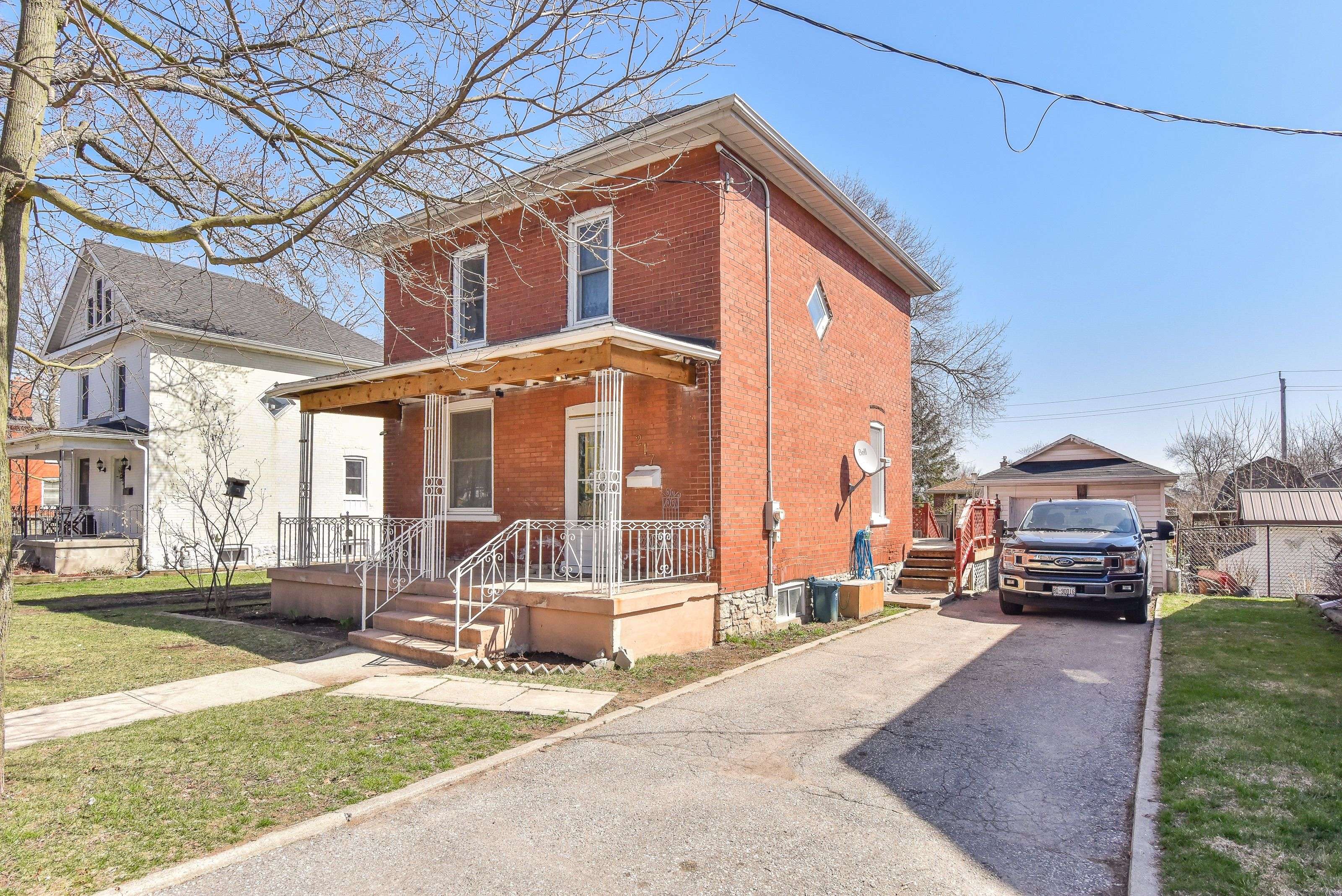 Waterloo, ON N3H 4A3,217 Hexam ST