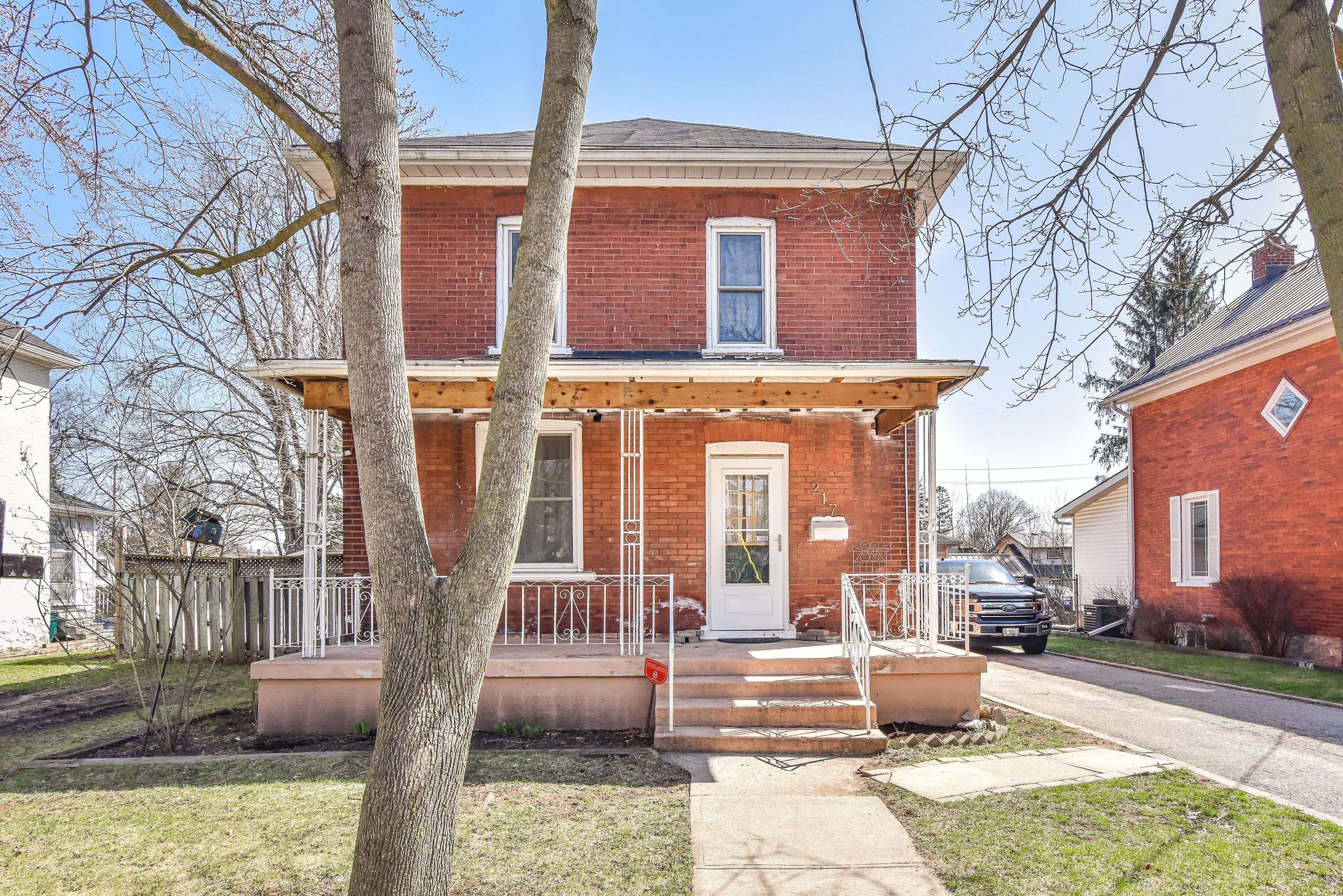 Waterloo, ON N3H 4A3,217 Hexam ST