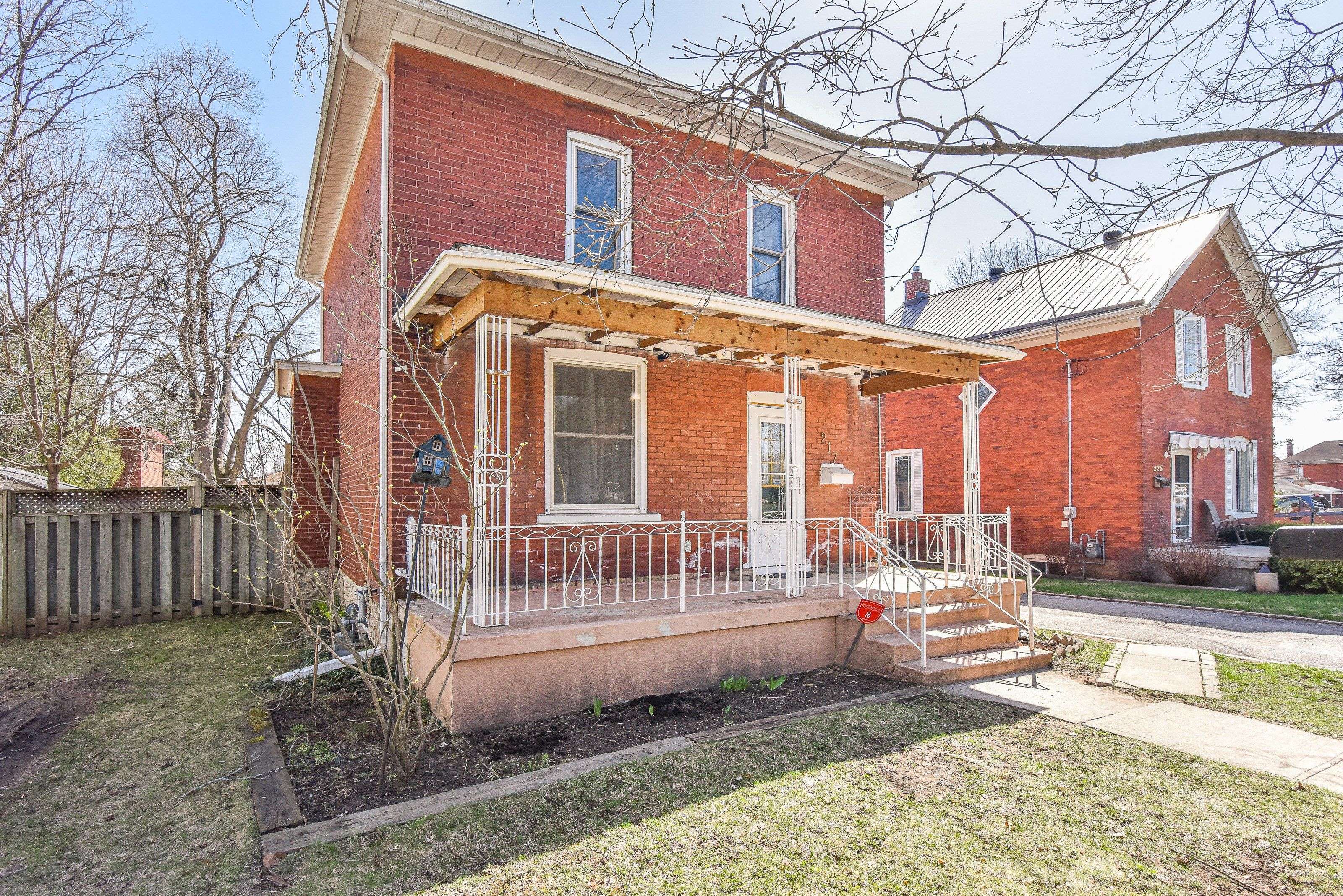 Waterloo, ON N3H 4A3,217 Hexam ST