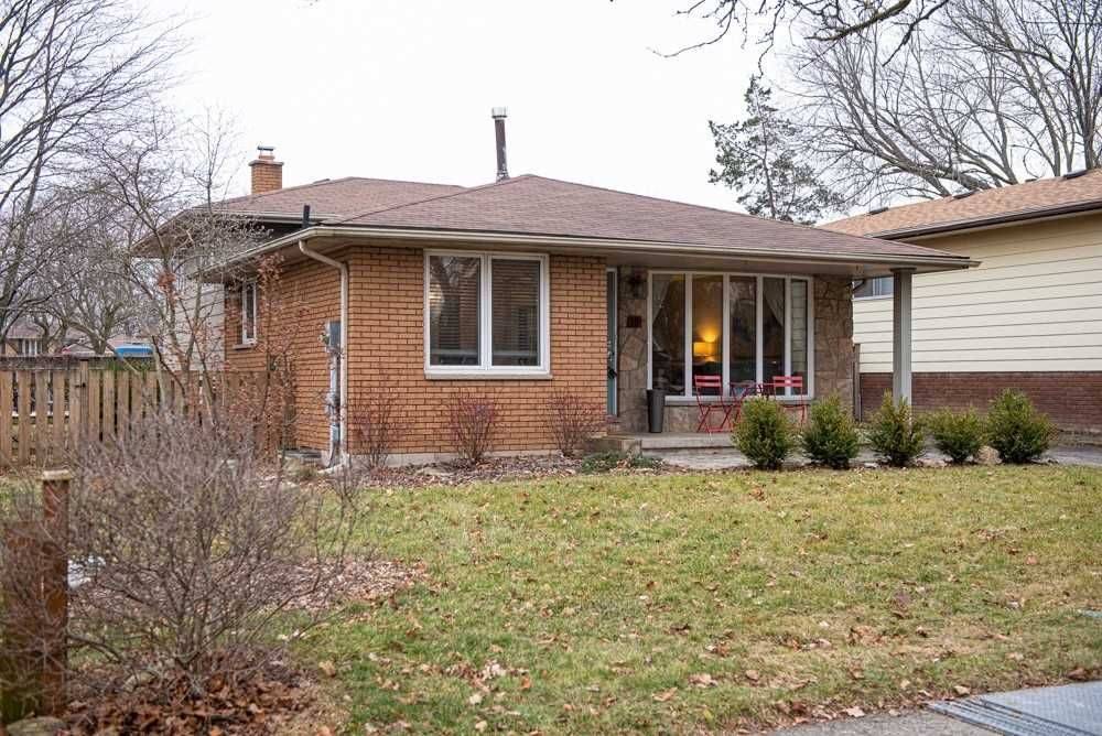 Brantford, ON N3T 5X3,10 Madison AVE