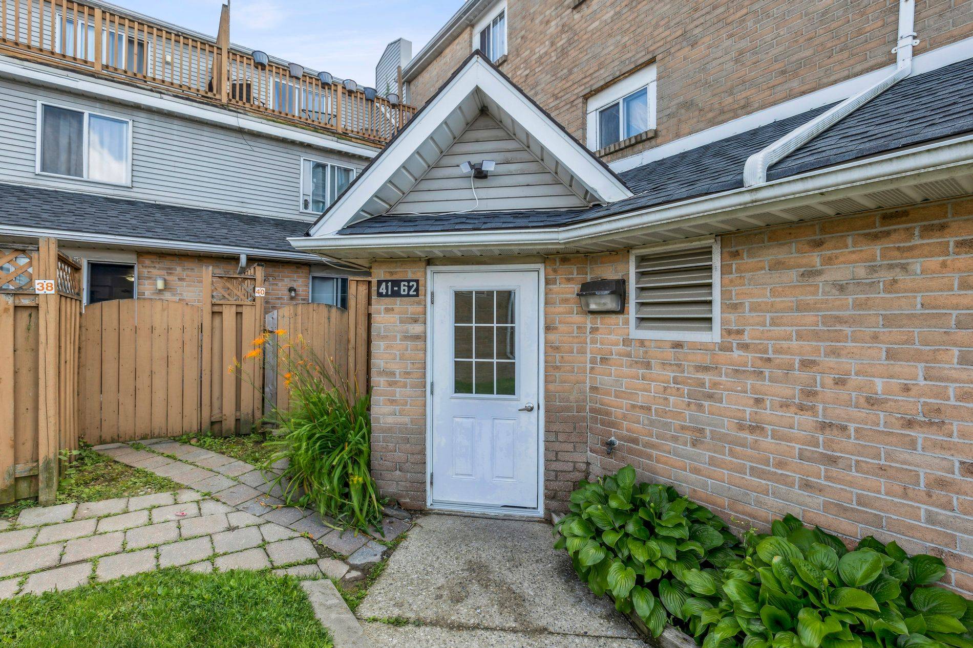 Kitchener, ON N2E 3J1,67 Valleyview RD #51