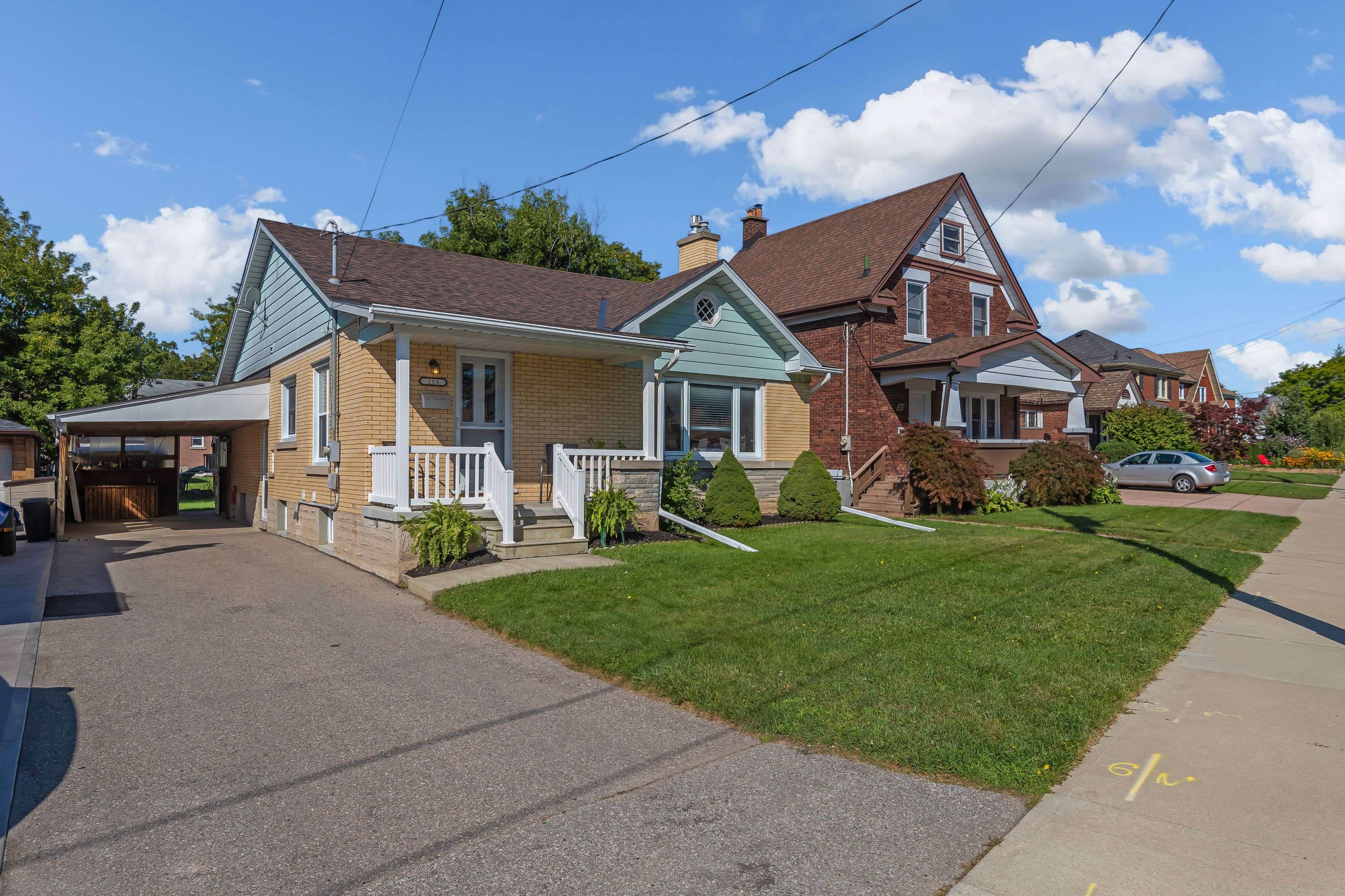 Kitchener, ON N2H 4E3,253 Ahrens ST W