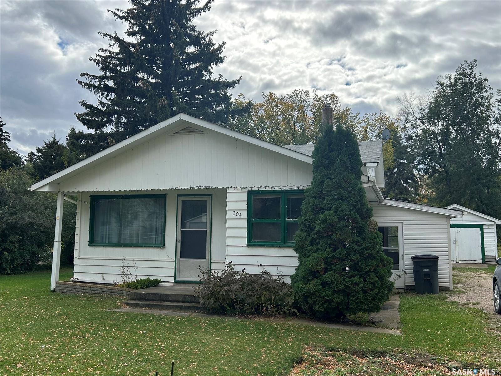 Nokomis, SK S0G 3R0,204 4th AVENUE E #E