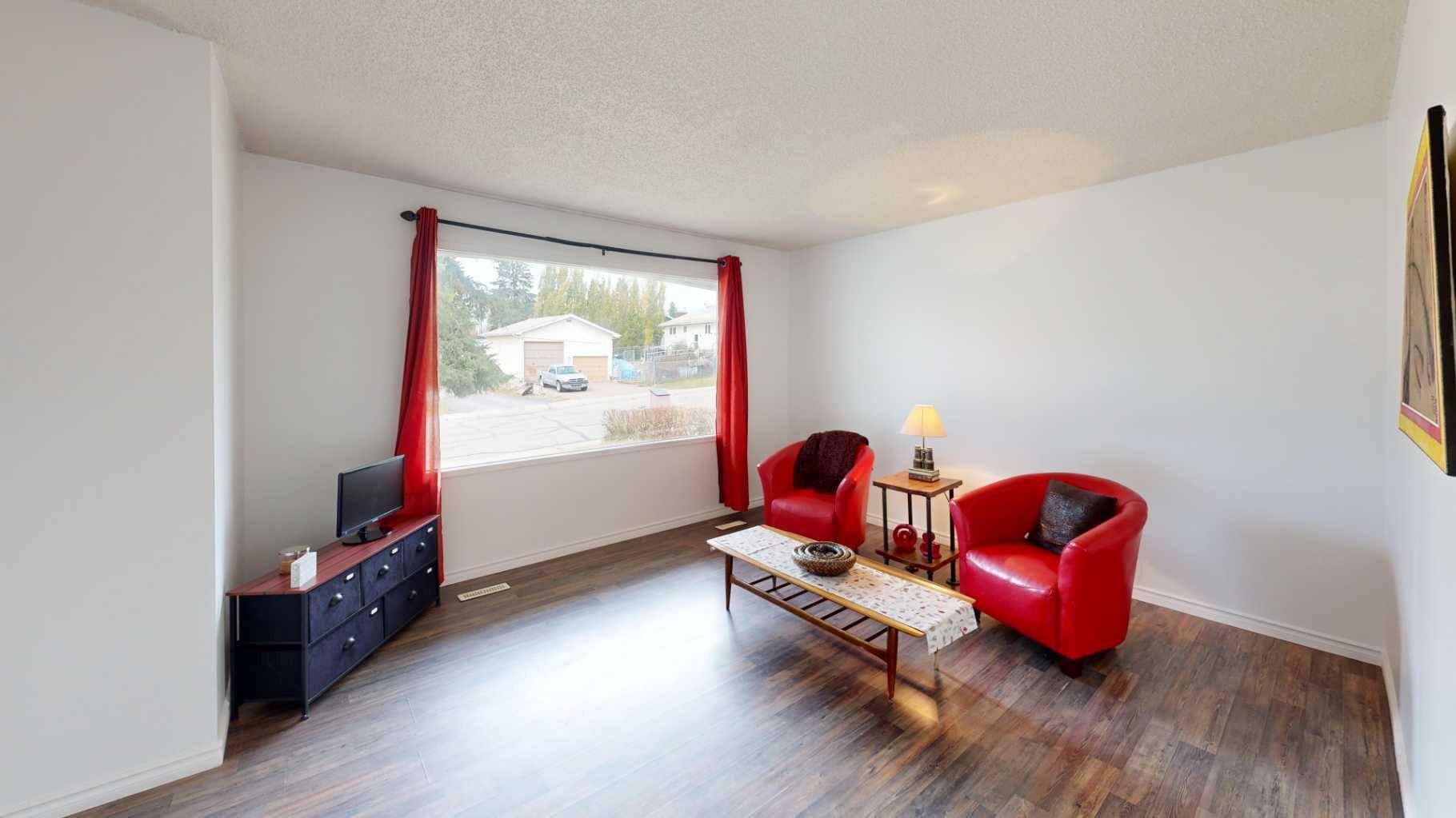 Whitecourt, AB T7S 1E5,19 Baxter CRES