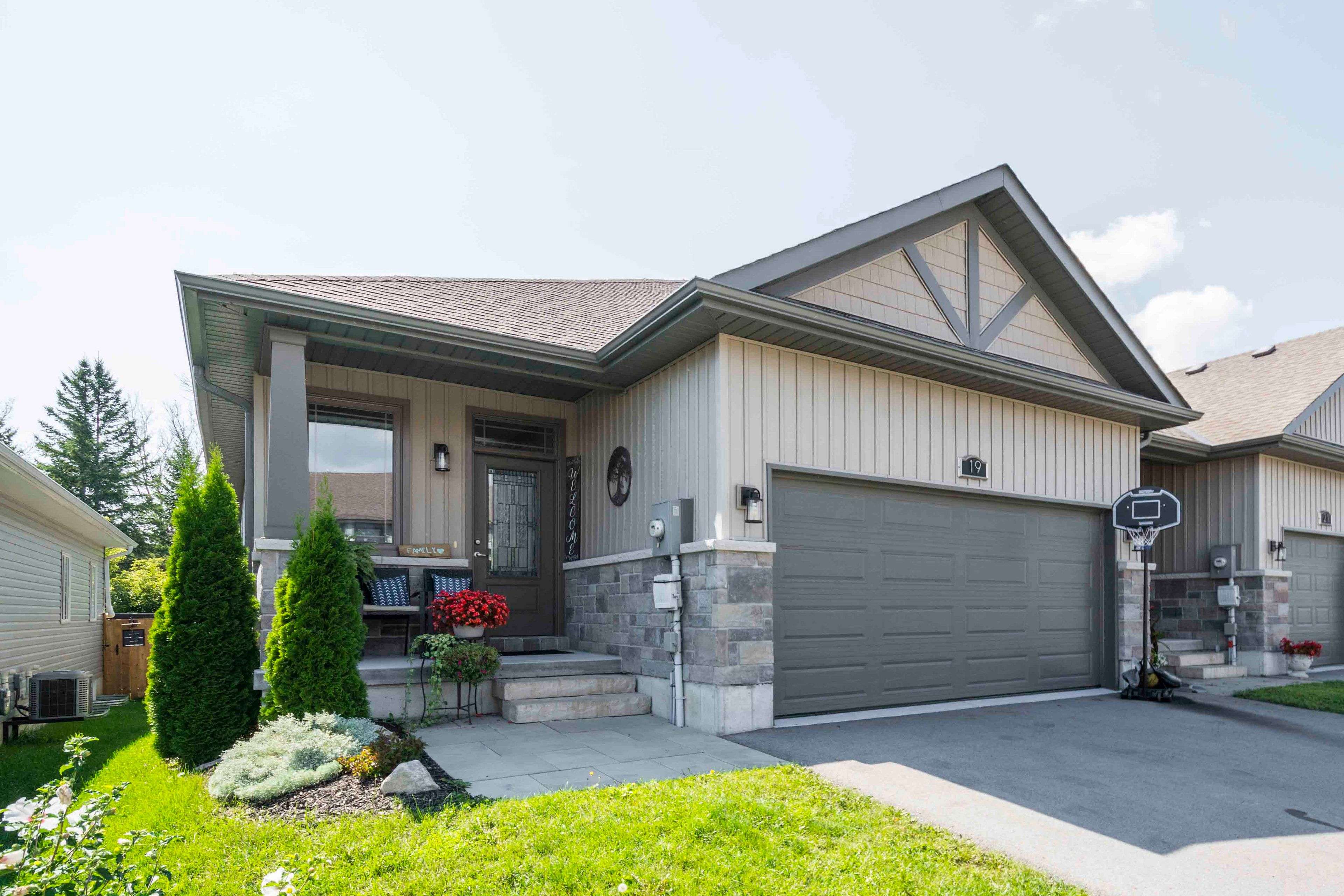 Belleville, ON K8R 0A1,19 Ledgerock CT