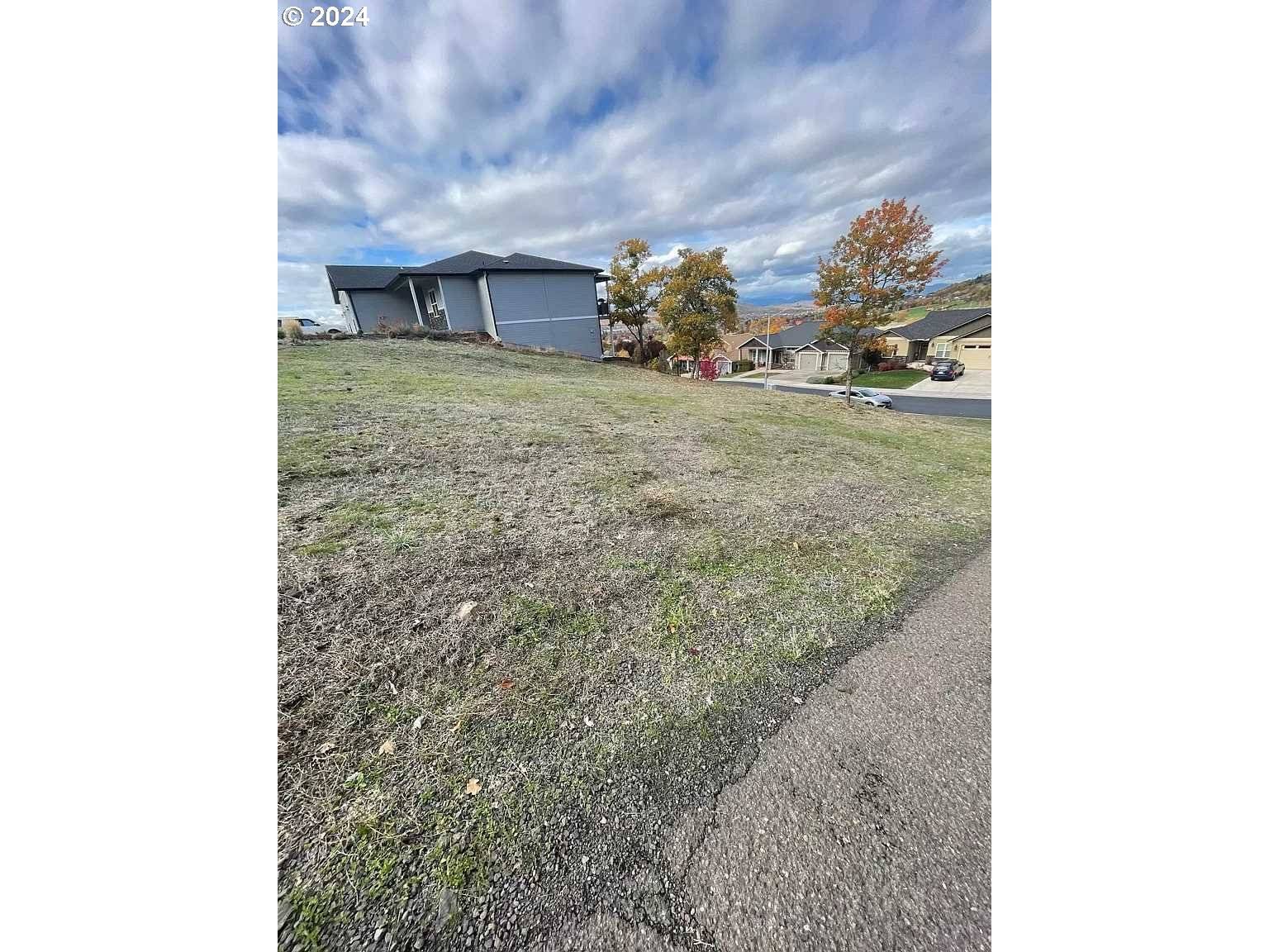 Eagle Point, OR 97524,1324 POPPY RIDGE DR