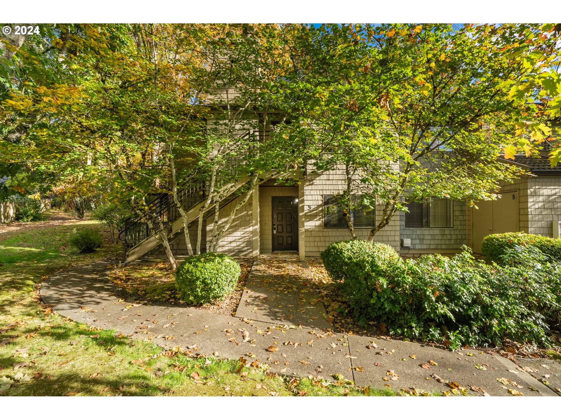 Lake Oswego, OR 97035,5 CRESTFIELD CT