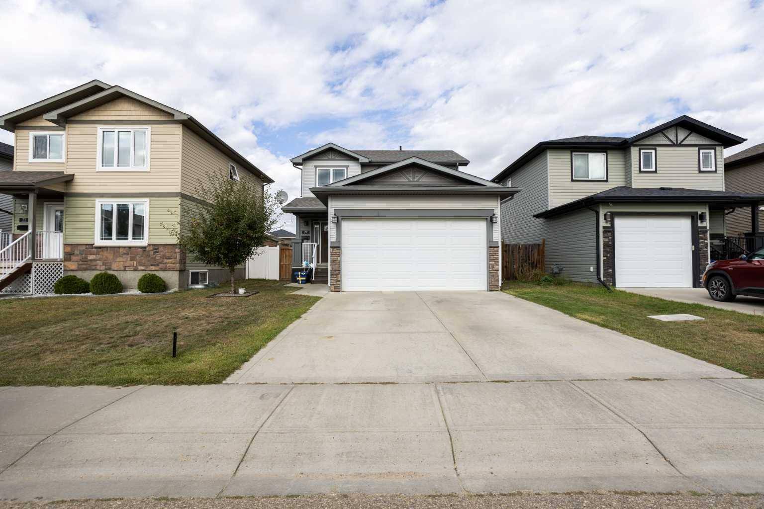 Blackfalds, AB T4M 0J6,79 Almond CRES