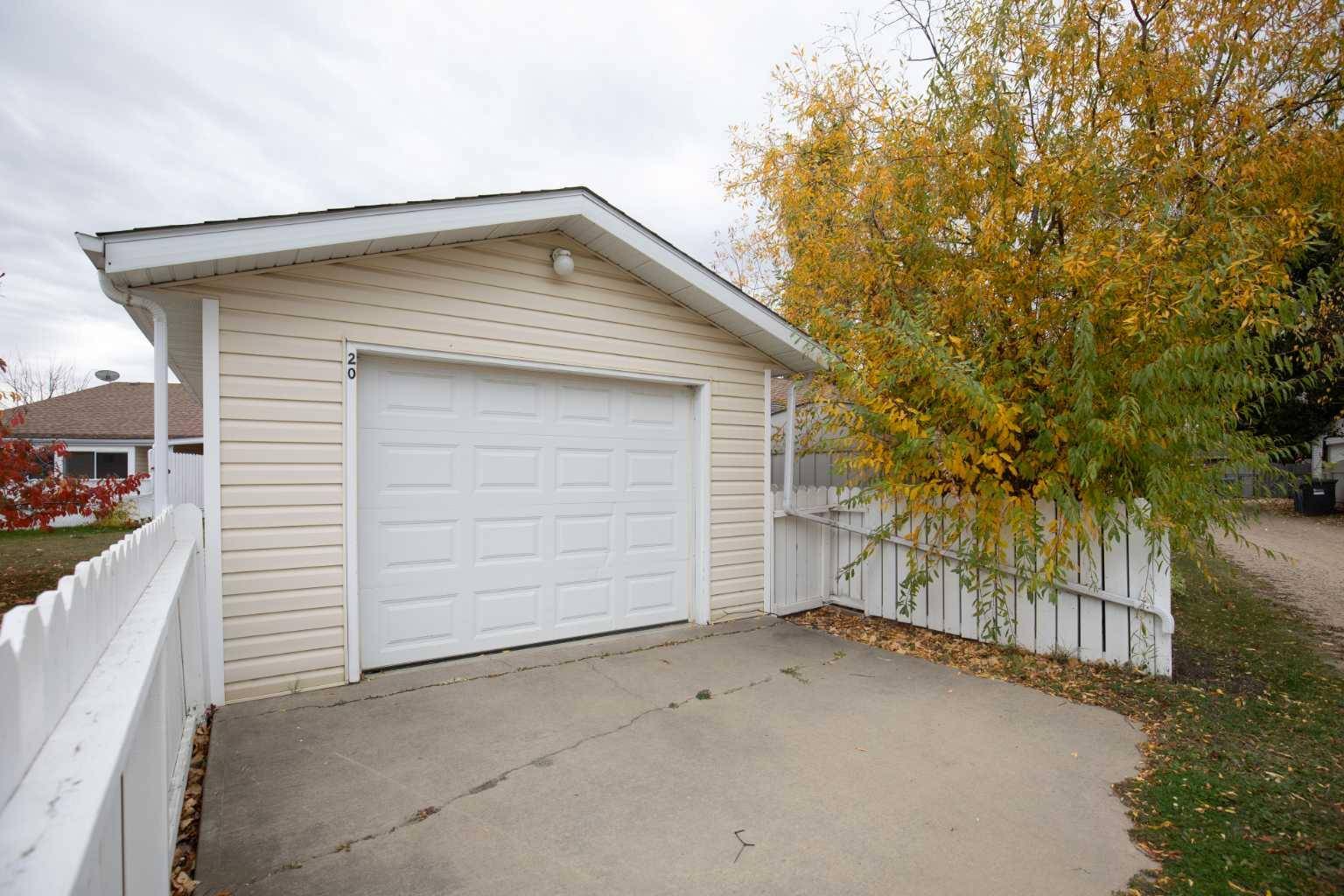 Red Deer, AB T4R 2L5,20 Dale Close