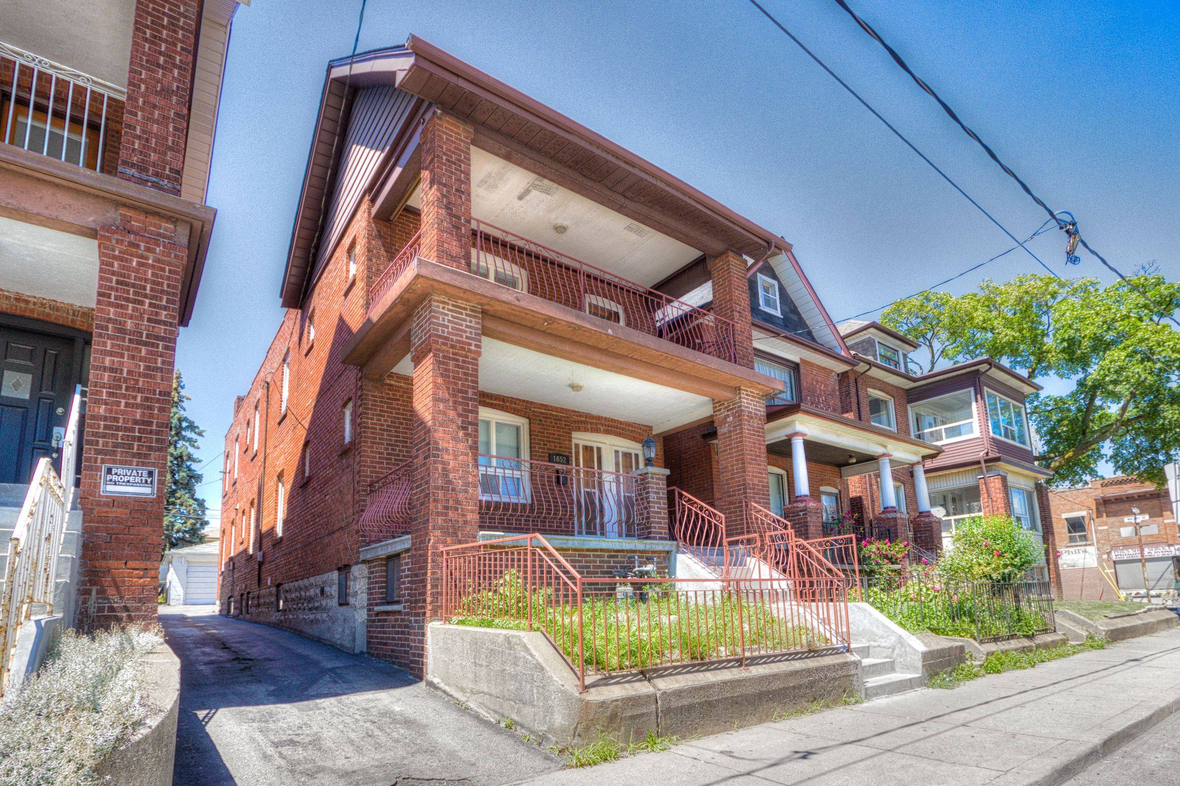 Toronto W03, ON M6H 3L8,1652-1654 Dufferin ST