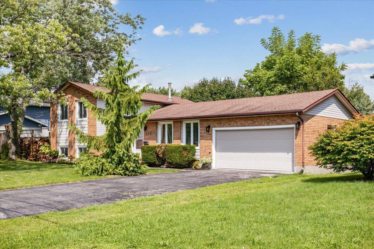 Fort Erie, ON L2A 5E3,880 Ferndale AVE