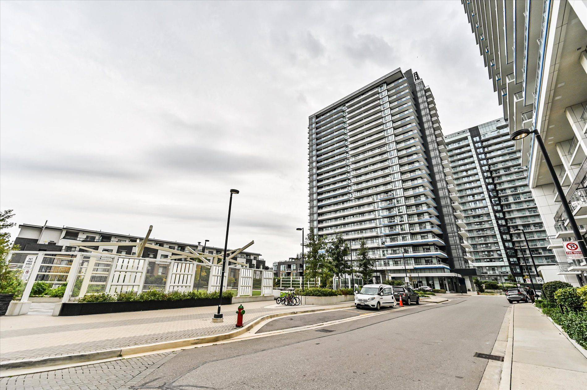 Mississauga, ON L5M 0Y3,2560 Eglinton AVE W #2108