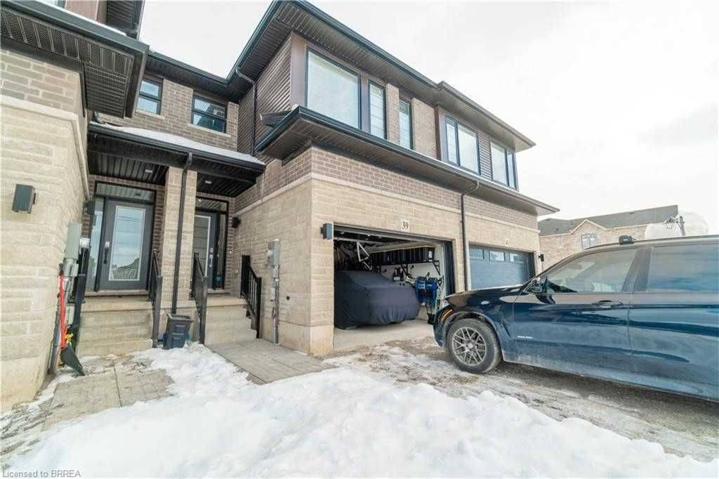 Brantford, ON N3T 0T7,39 Bellhouse AVE